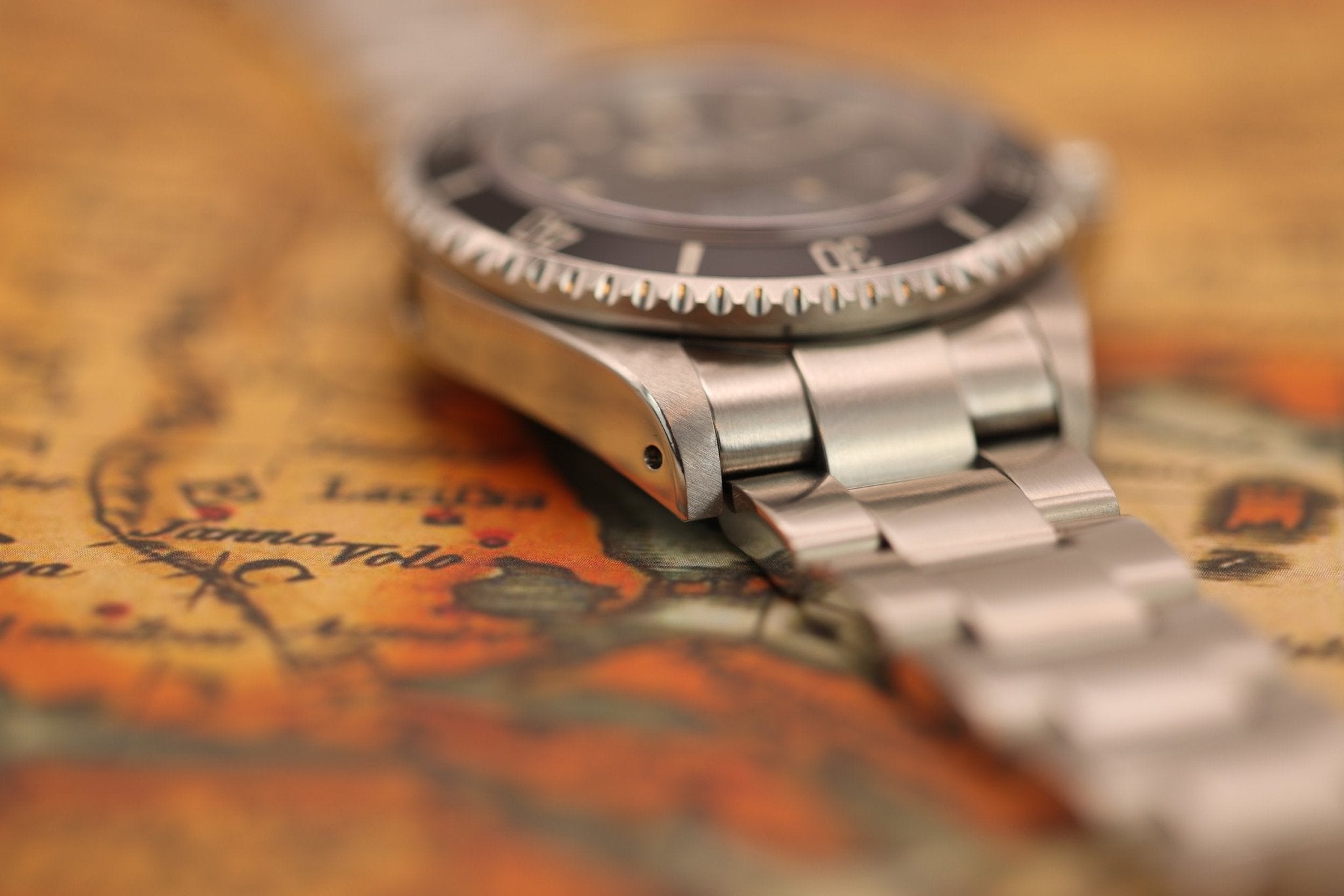 1998 Rolex Sea-Dweller Ref. 16600 | Creamy Patina | Full Set - Sierra Time Co