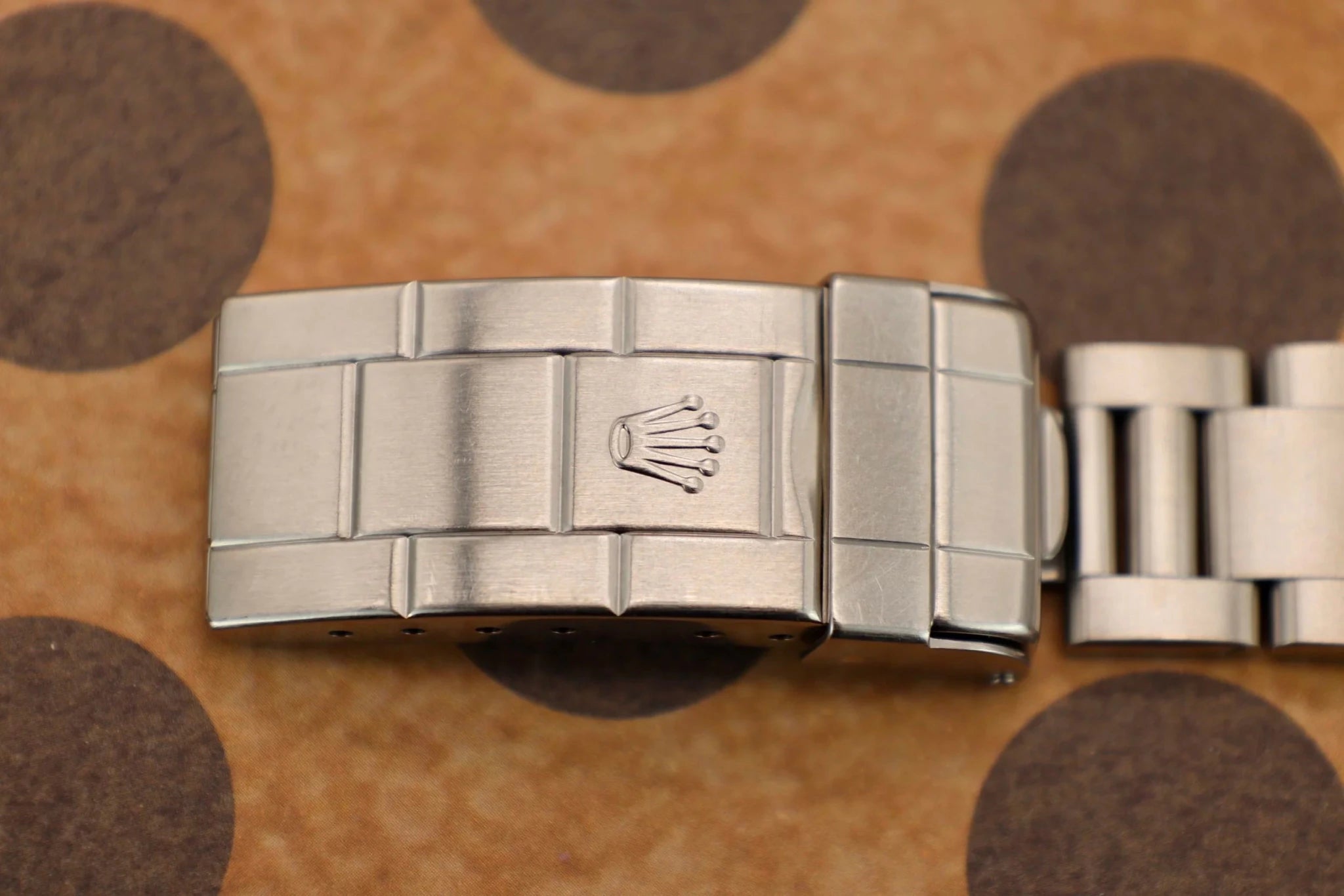 1998 Rolex Submariner Ref. 14060 | Creamy Patina | Box and Papers - Sierra Time Co