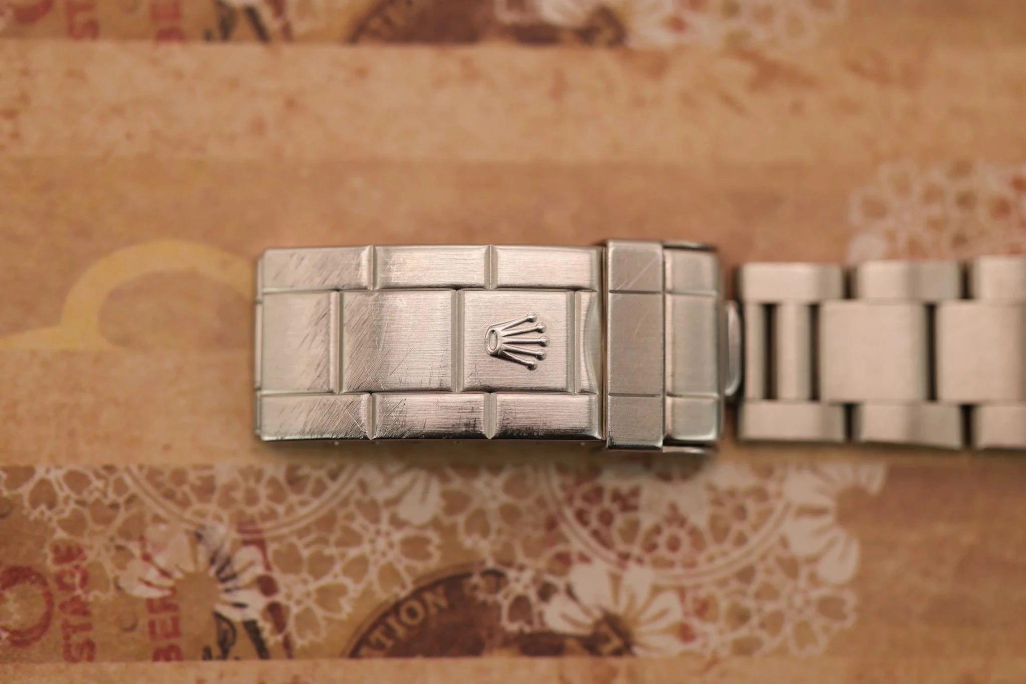 1998 Rolex Submariner Ref. 14060 | Creamy Patina | Full Set - Sierra Time Co