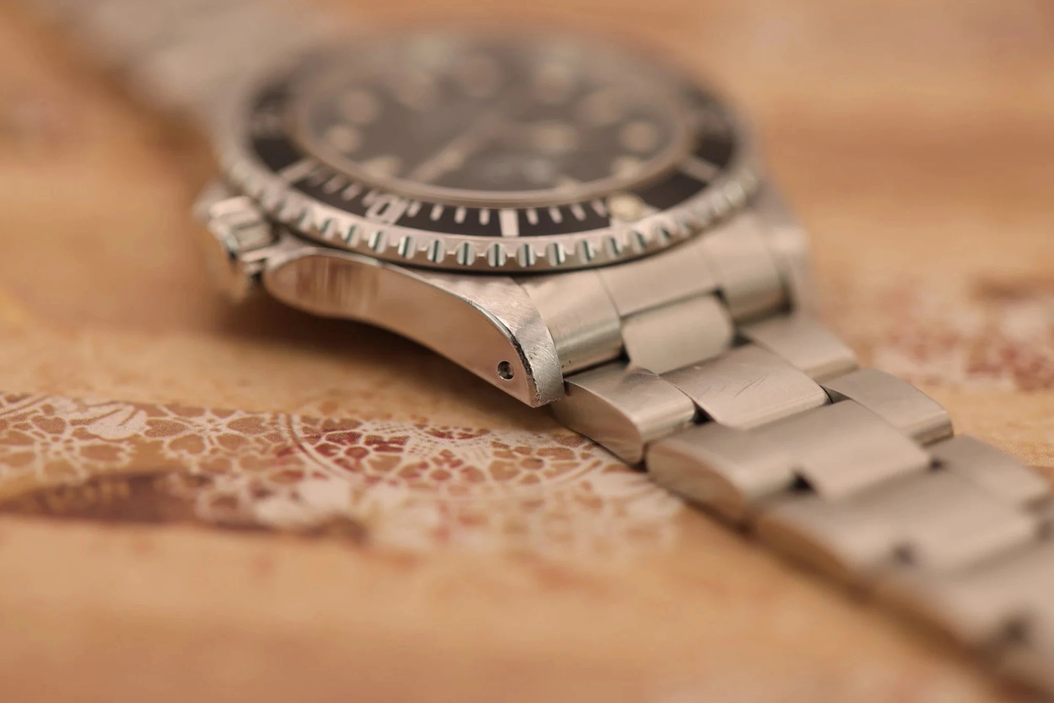 1998 Rolex Submariner Ref. 14060 | Creamy Patina | Full Set - Sierra Time Co
