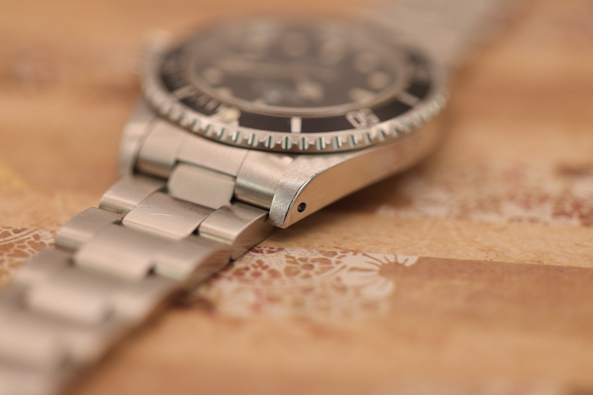 1998 Rolex Submariner Ref. 14060 | Creamy Patina | Full Set - Sierra Time Co