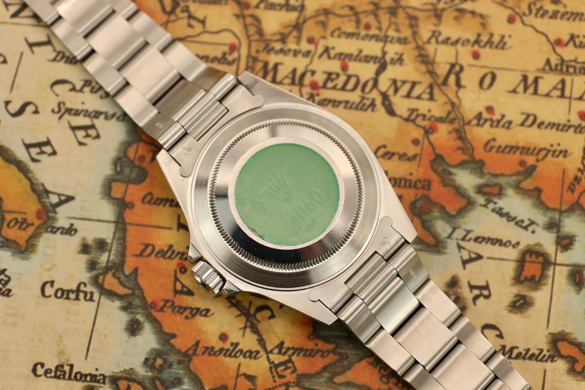 1998 Rolex Submariner Ref. 14060 | Creamy Tritium | Box and Papers - Sierra Time Co