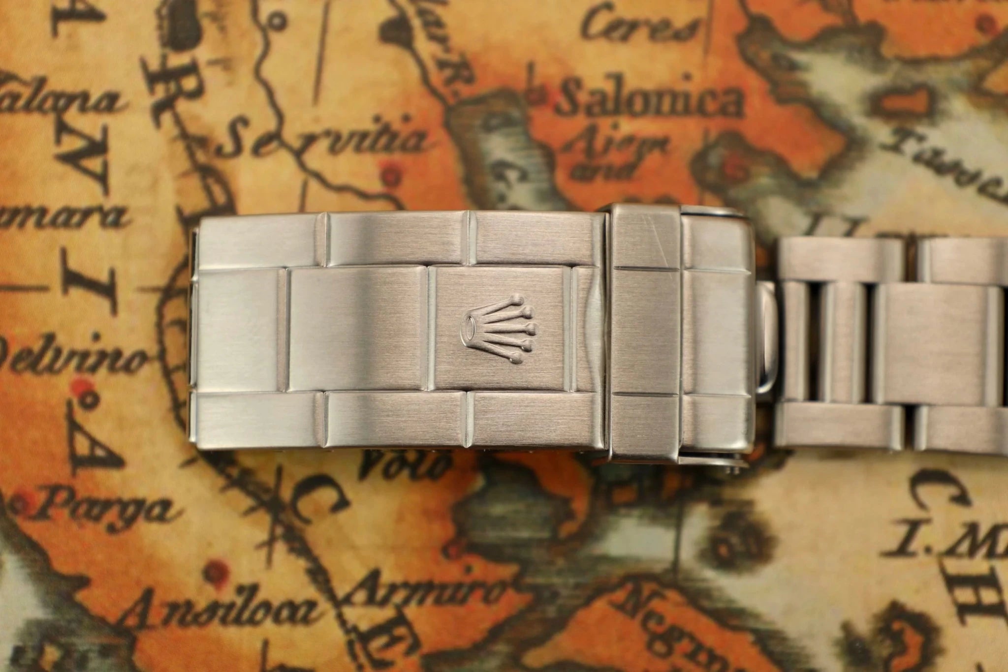 1998 Rolex Submariner Ref. 14060 | Creamy Tritium | Box and Papers - Sierra Time Co
