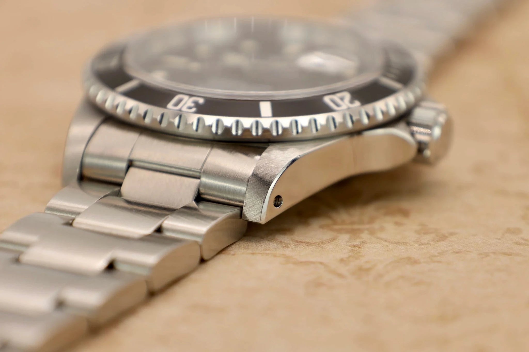 1998 Rolex Submariner Ref. 16610 | Creamy Tritium | Box and Papers - Sierra Time Co