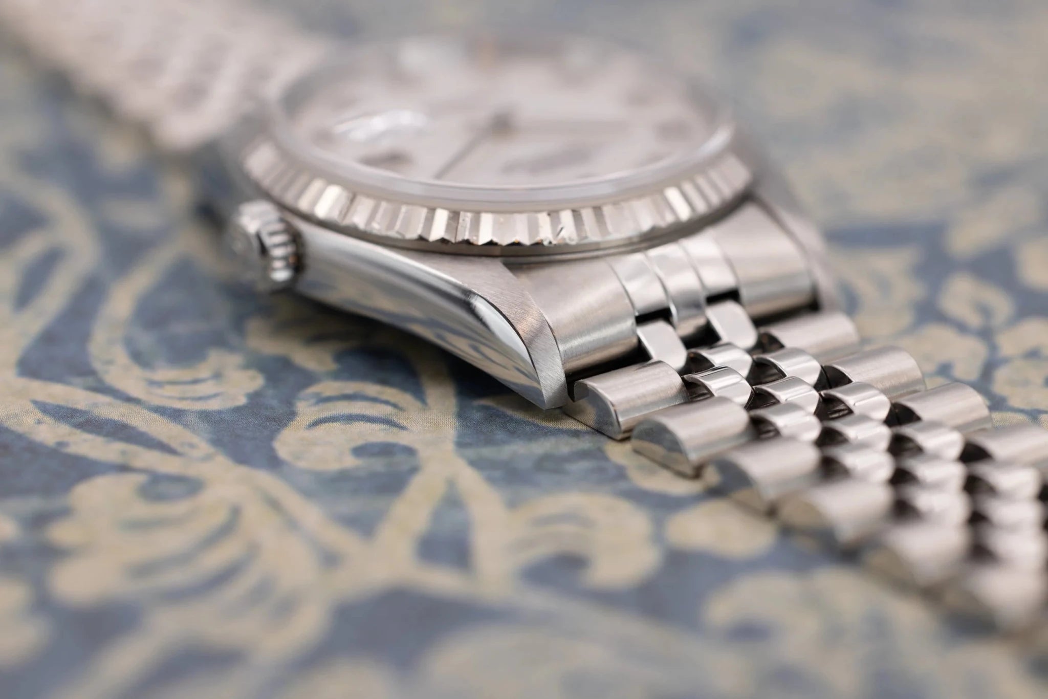 1999 Rolex Datejust Ref. 16234 | Mother of Pearl Dial - Sierra Time Co