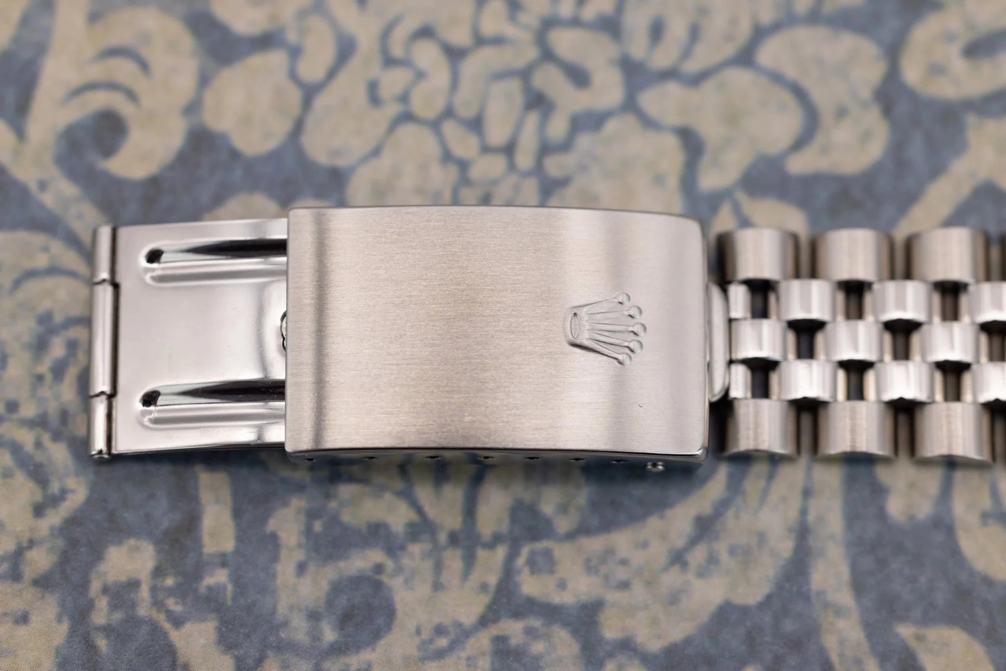 1999 Rolex Datejust Ref. 16234 | Mother of Pearl Dial - Sierra Time Co
