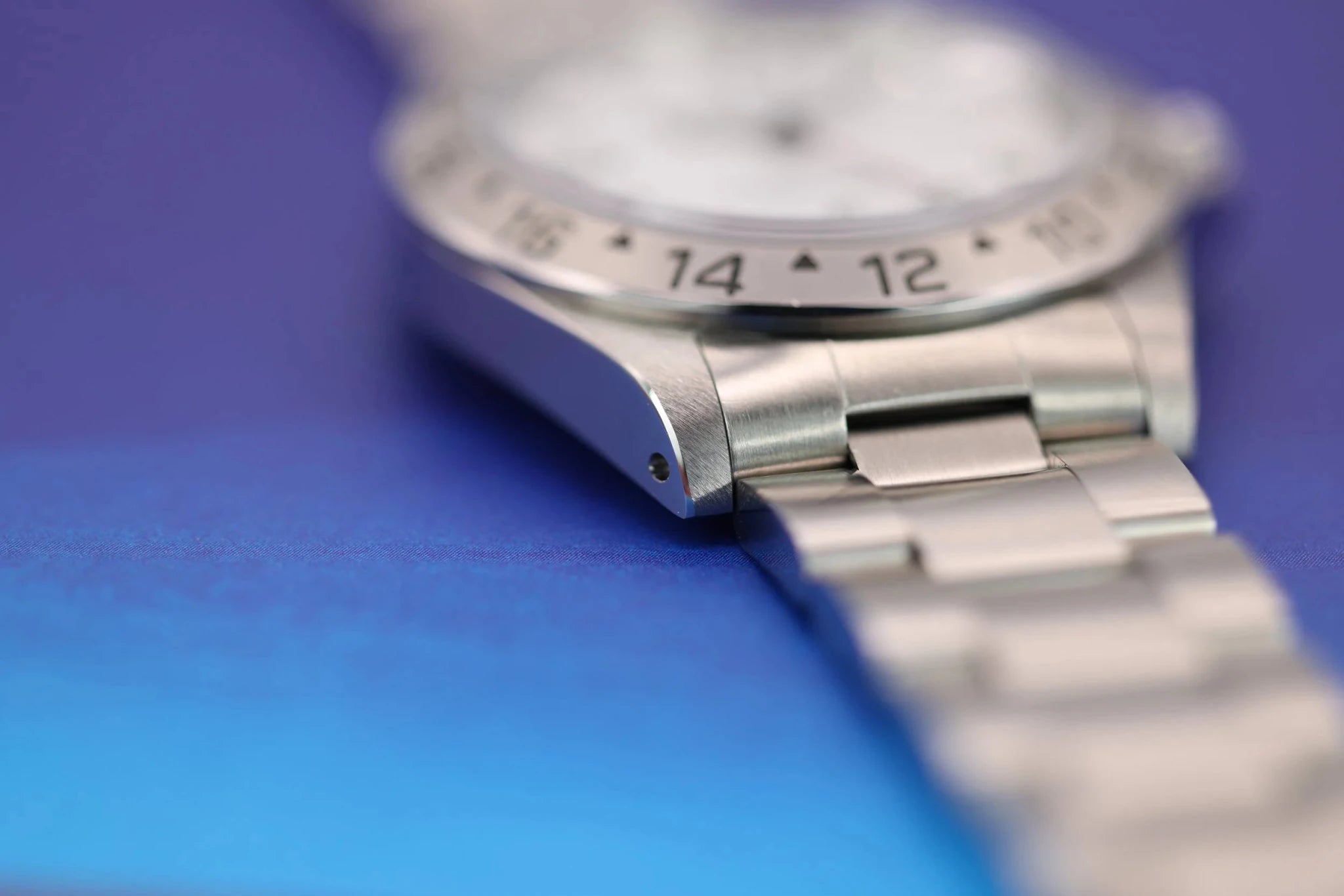 1999 Rolex Explorer II Ref. 16570 Polar | Swiss Only Dial - Sierra Time Co