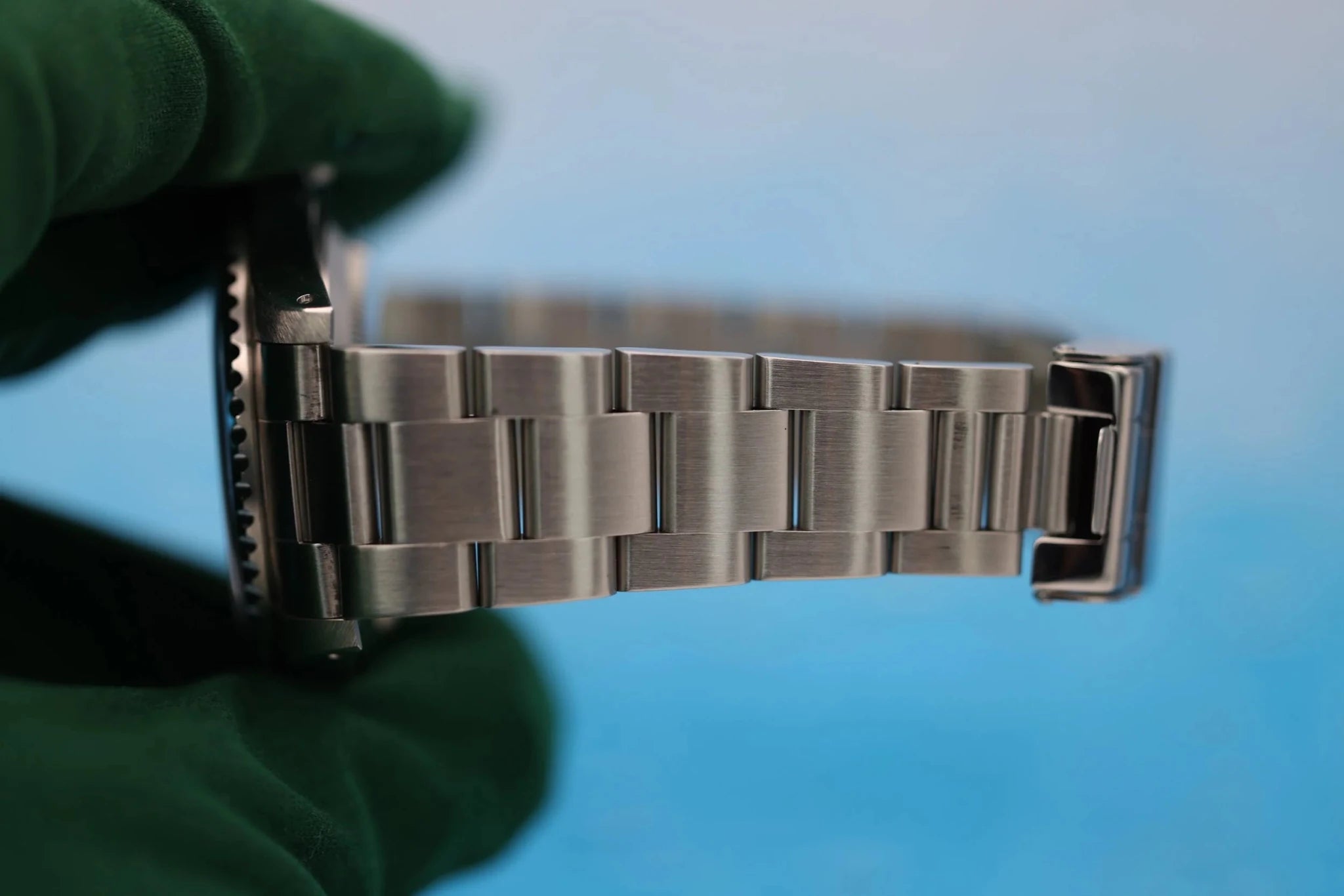 1999 Rolex Submariner Ref. 14060 | Minty | Box and Papers - Sierra Time Co