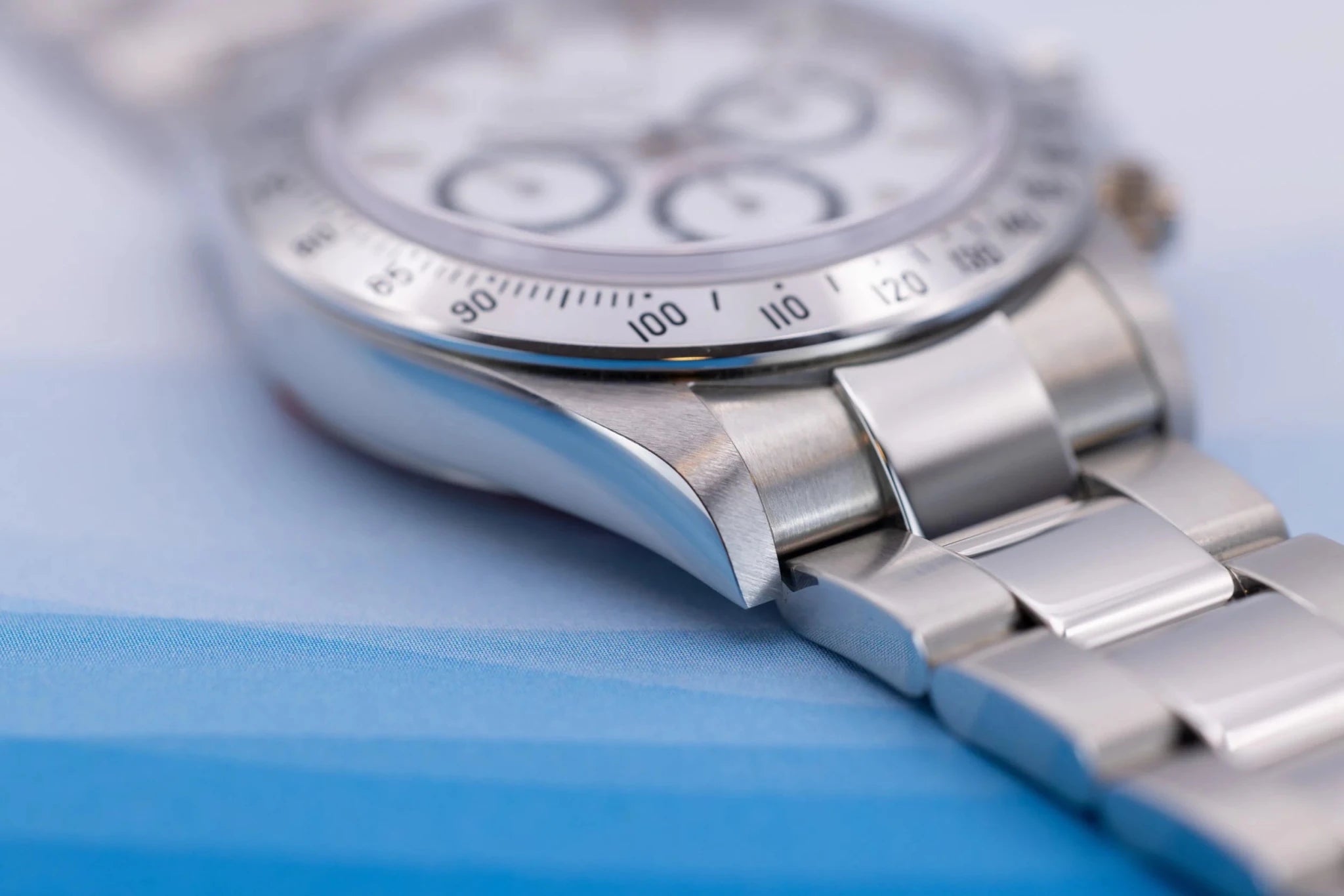 1999 Rolex Zenith Daytona Ref. 16520 | White Dial | New Old Stock | Box and Papers - Sierra Time Co