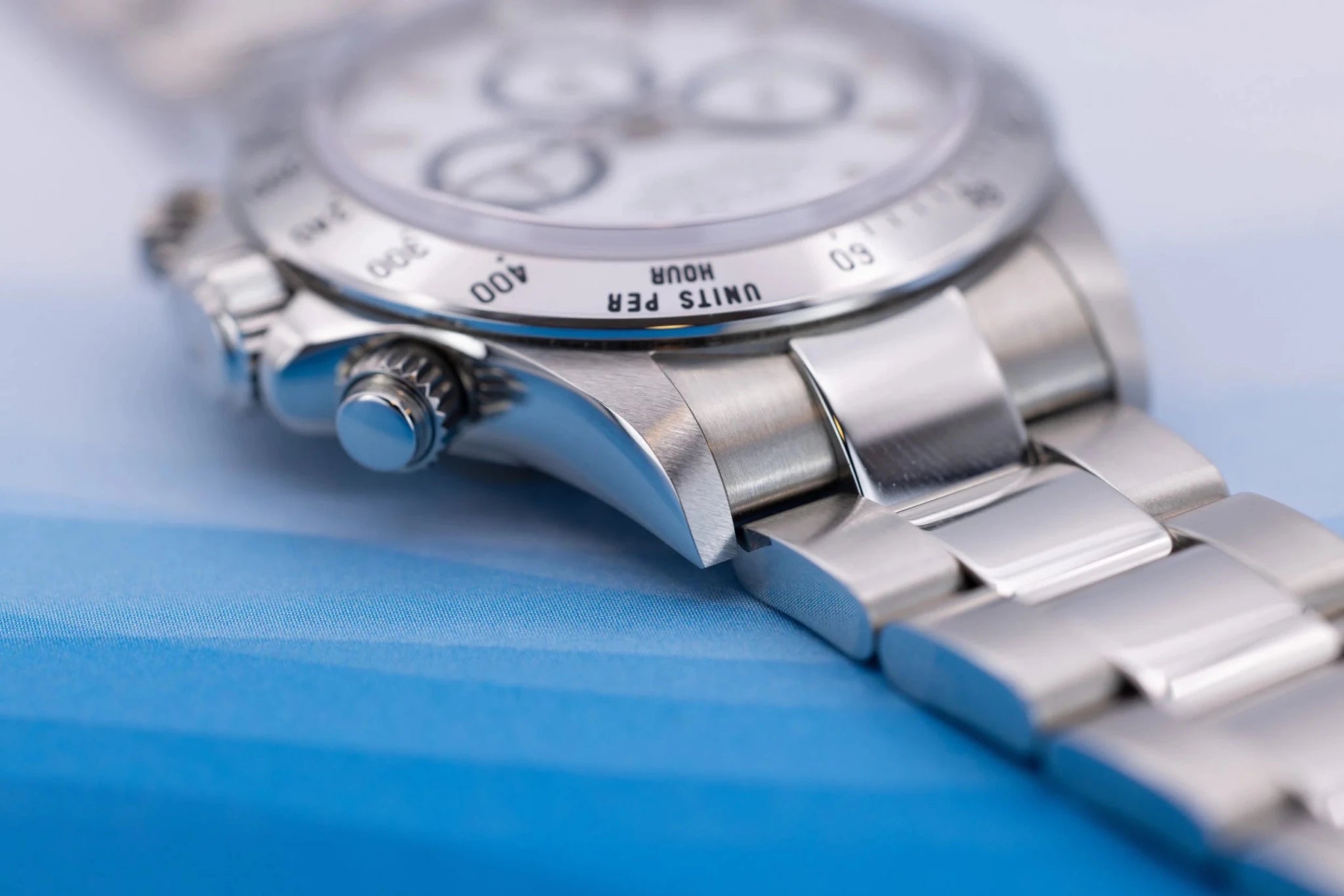 1999 Rolex Zenith Daytona Ref. 16520 | White Dial | New Old Stock | Box and Papers - Sierra Time Co