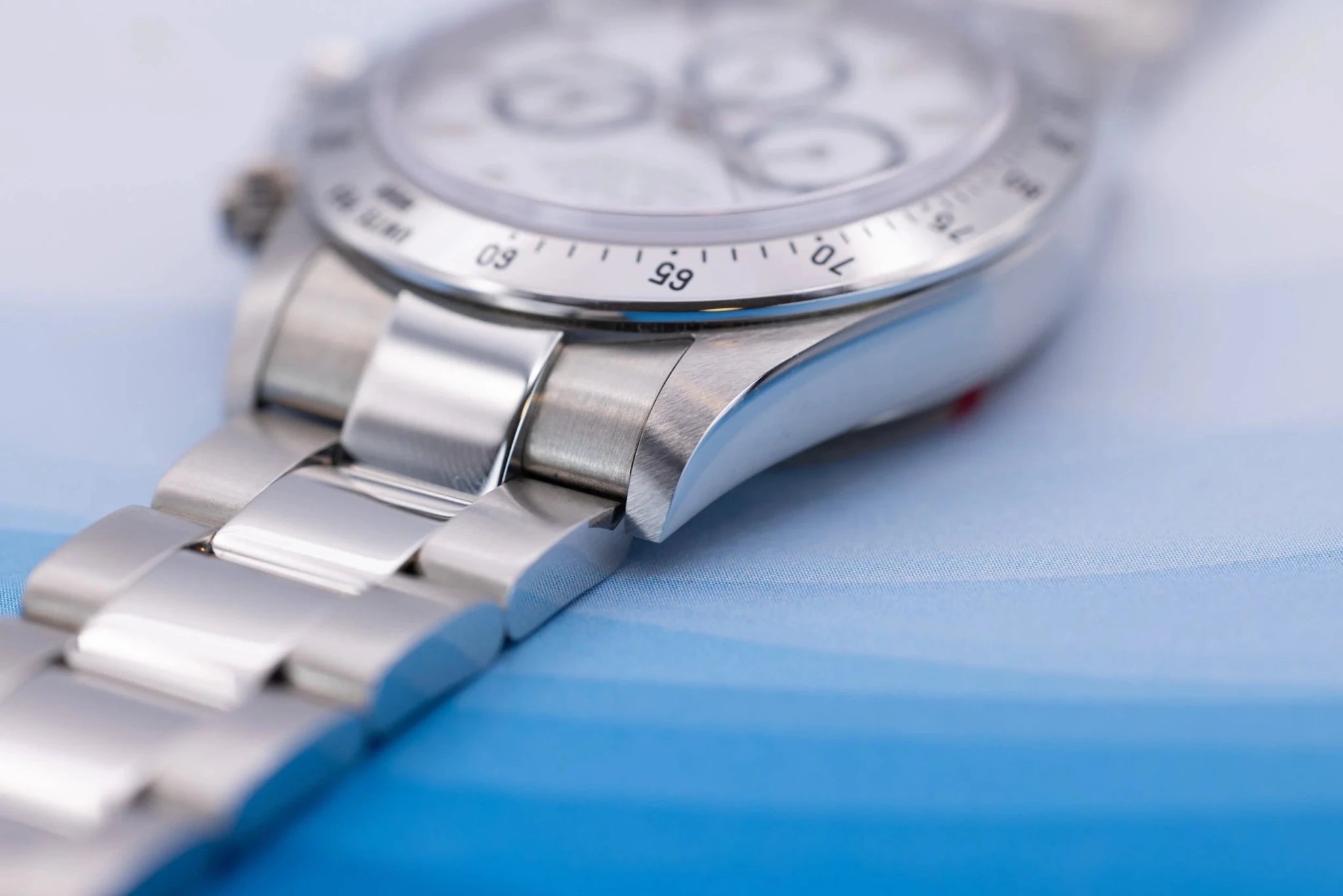 1999 Rolex Zenith Daytona Ref. 16520 | White Dial | New Old Stock | Box and Papers - Sierra Time Co