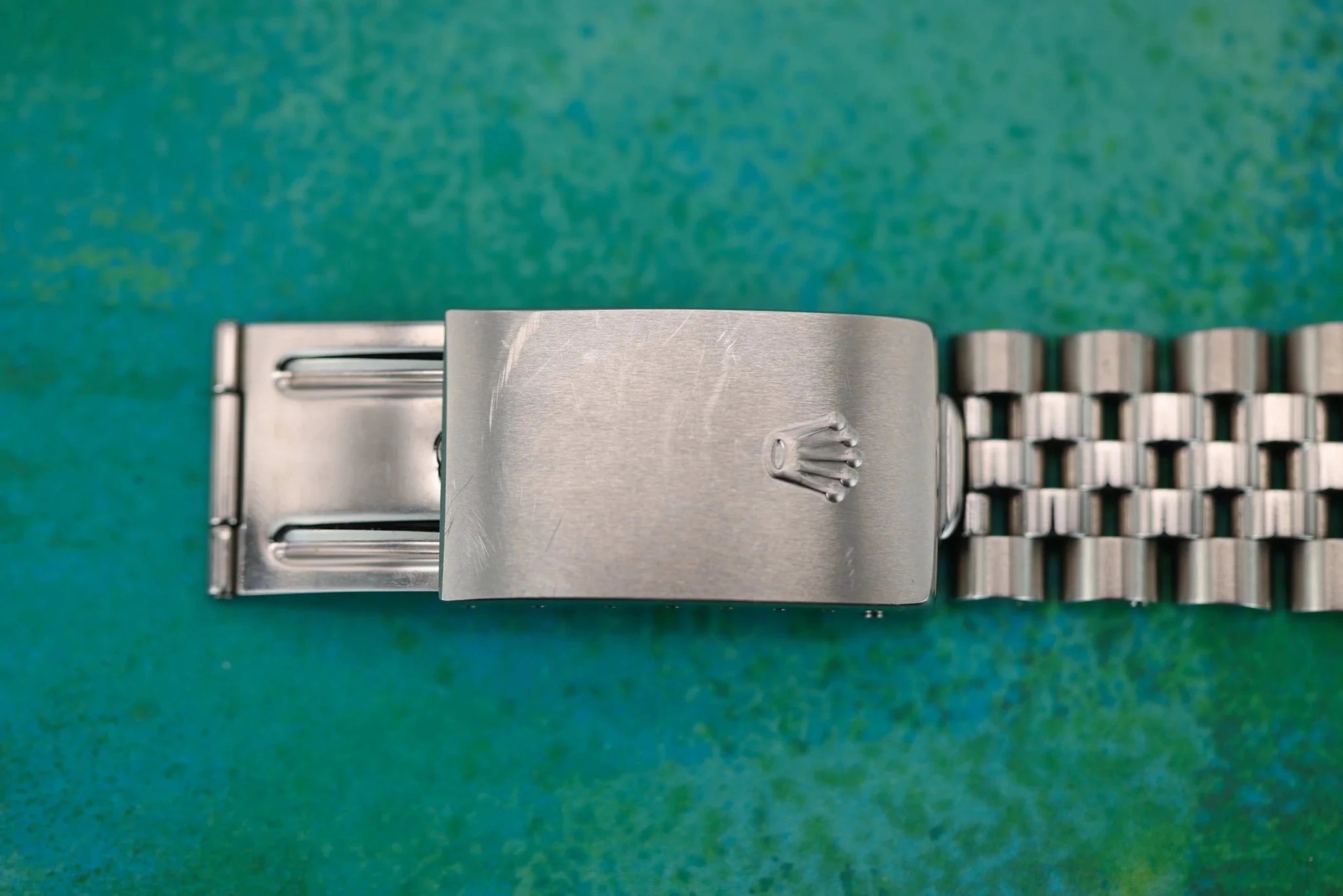 2000 Rolex Datejust Ref. 16220 | Silver Dial | Mint Condition - Sierra Time Co