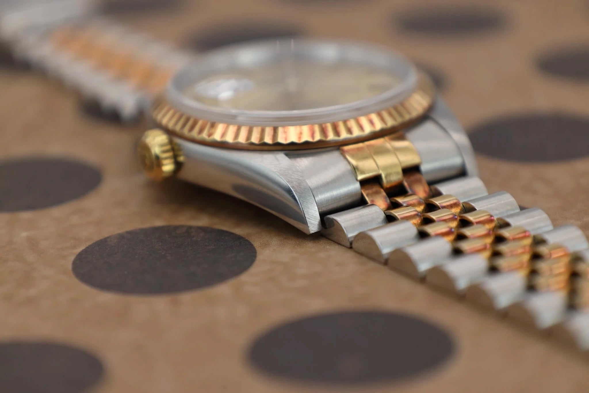 2000 Rolex Datejust Ref. 16233 | Champagne Dial | Box and Papers - Sierra Time Co