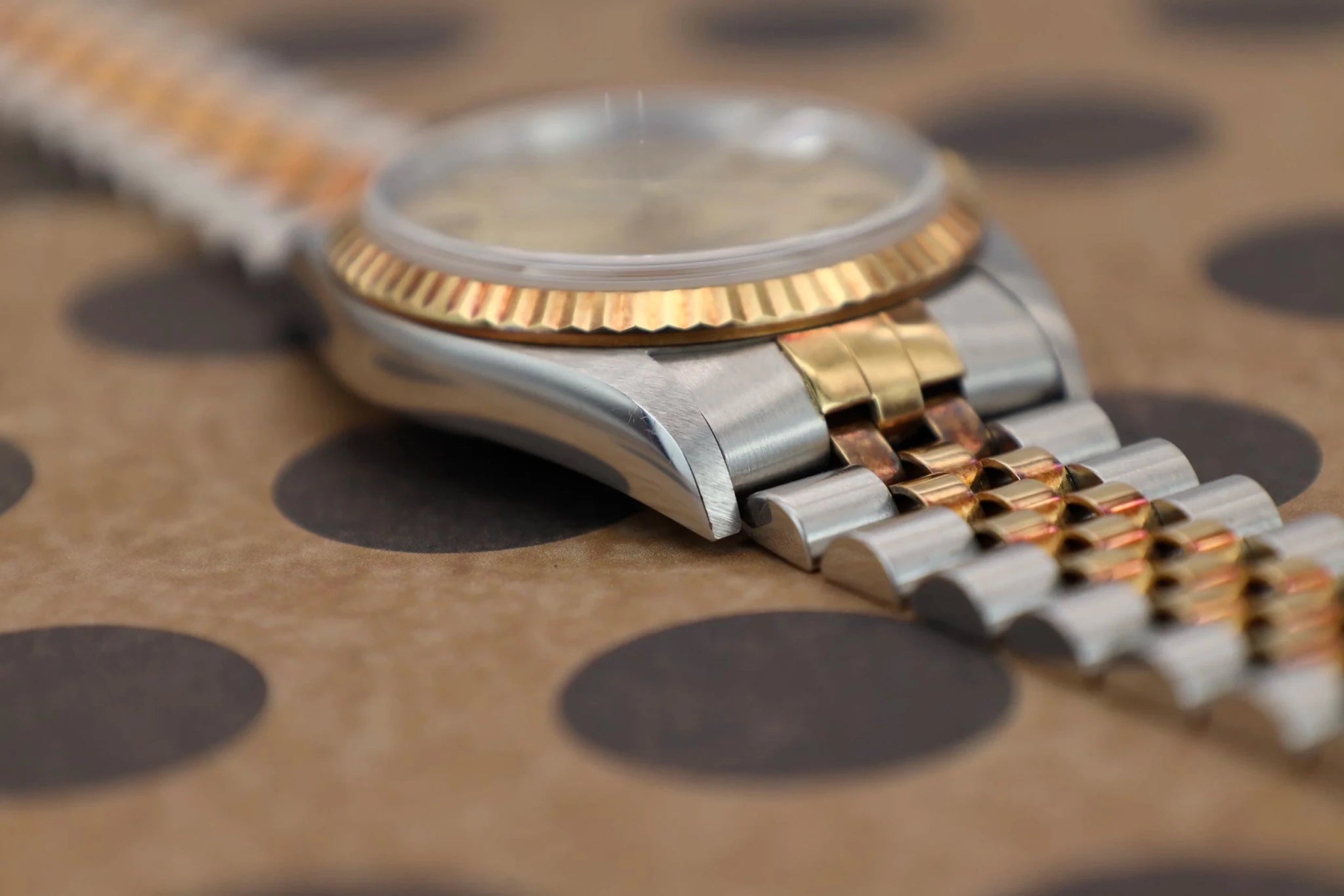 2000 Rolex Datejust Ref. 16233 | Champagne Dial | Box and Papers - Sierra Time Co