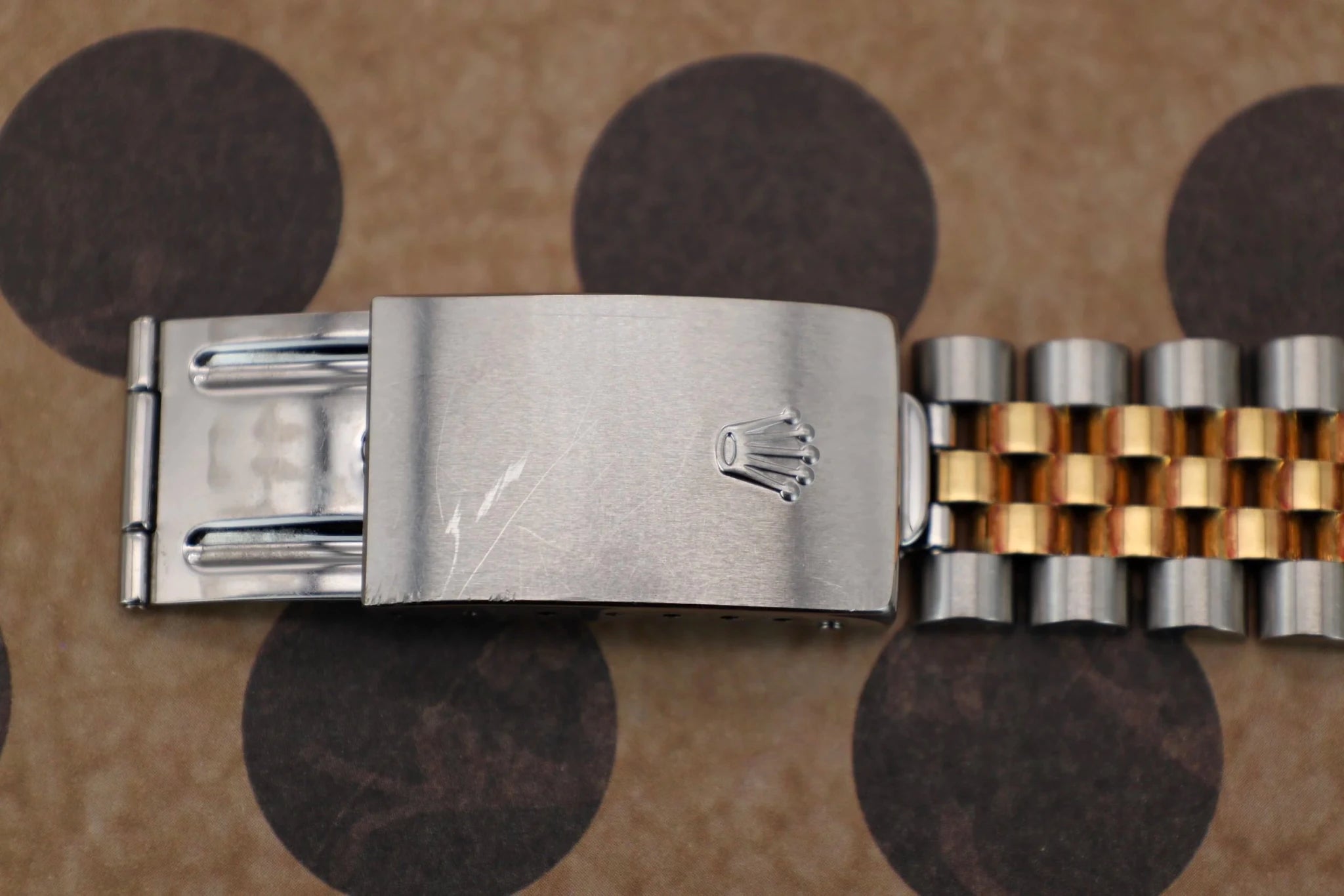 2000 Rolex Datejust Ref. 16233 | Champagne Dial | Box and Papers - Sierra Time Co
