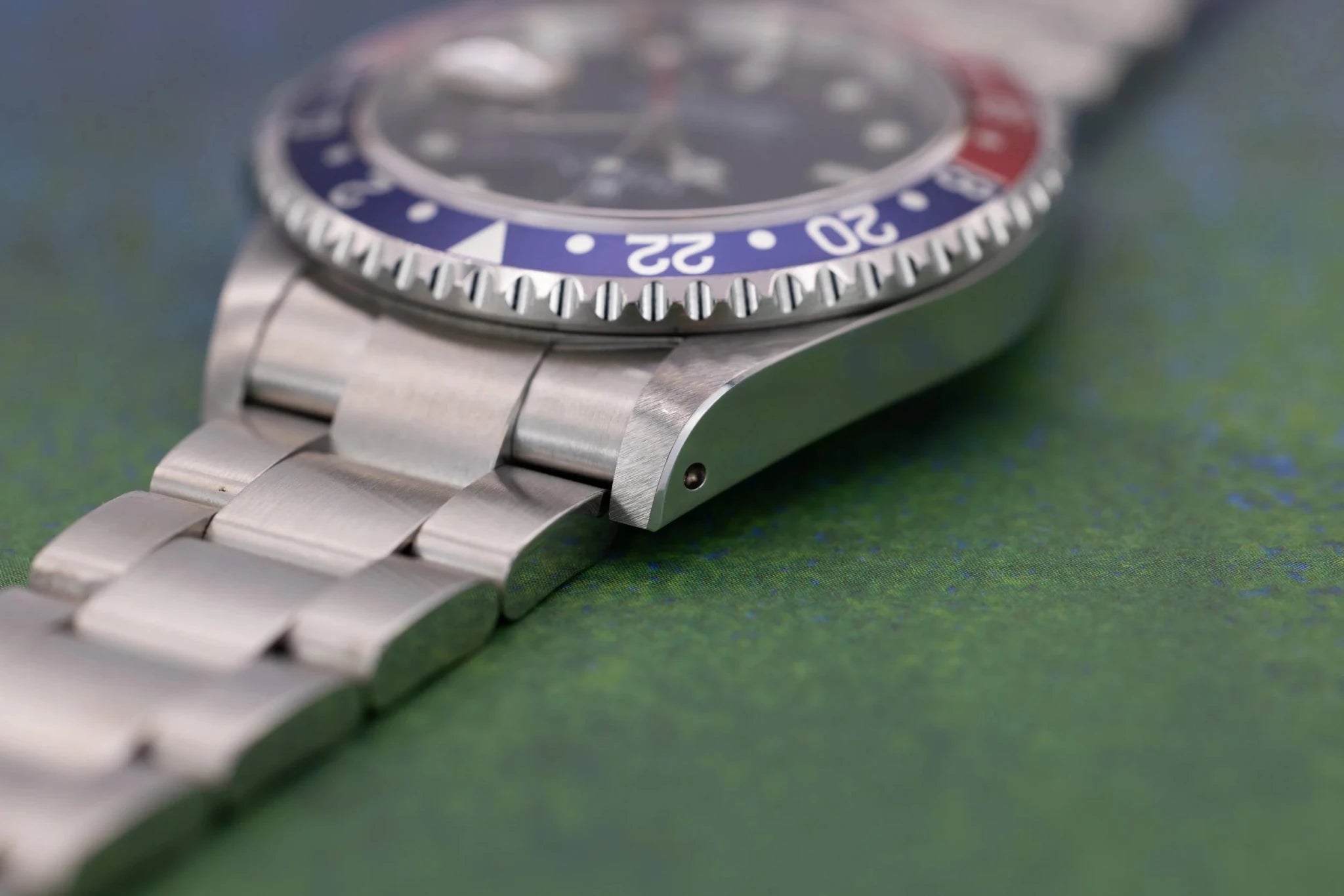2000 Rolex GMT Master II Ref. 16710 Pepsi | Mint Condition - Sierra Time Co