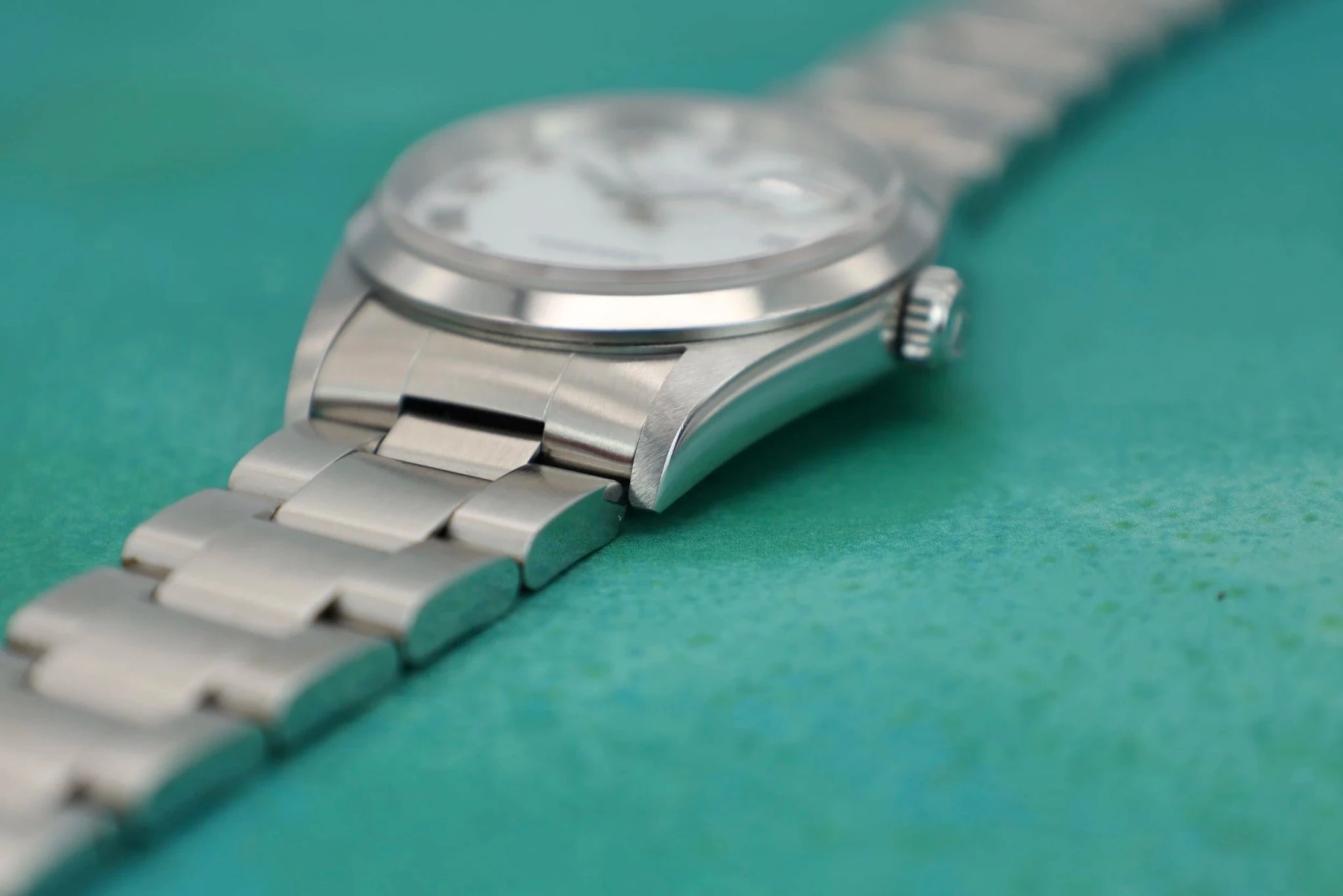 2001 Rolex Datejust Ref. 16200 | White Roman Dial | Box and Papers - Sierra Time Co