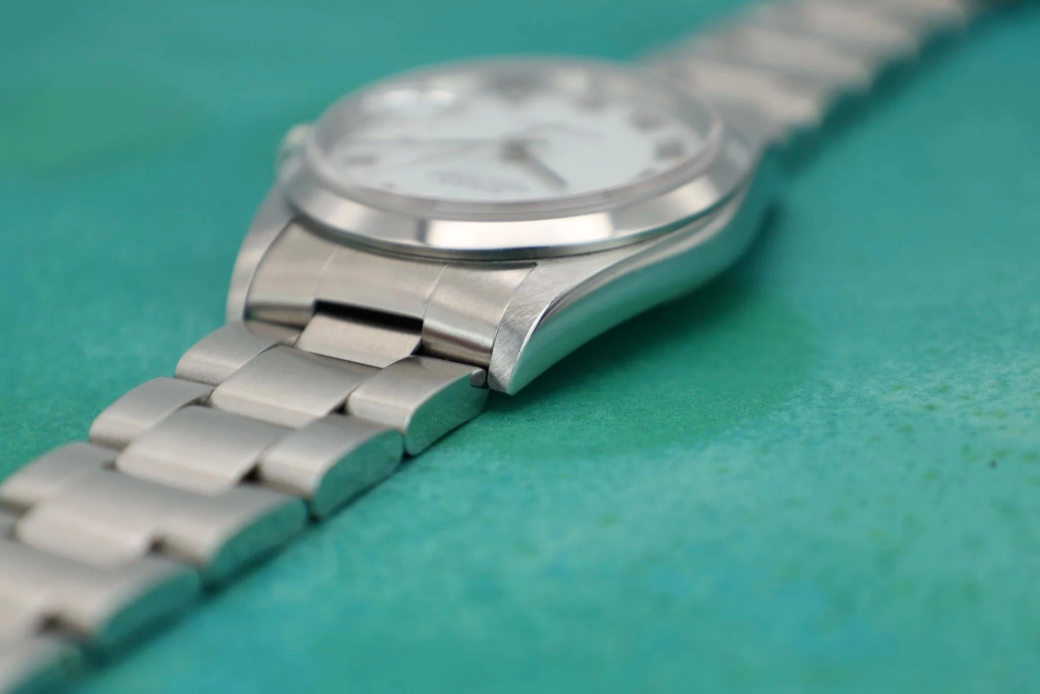 2001 Rolex Datejust Ref. 16200 | White Roman Dial | Box and Papers - Sierra Time Co