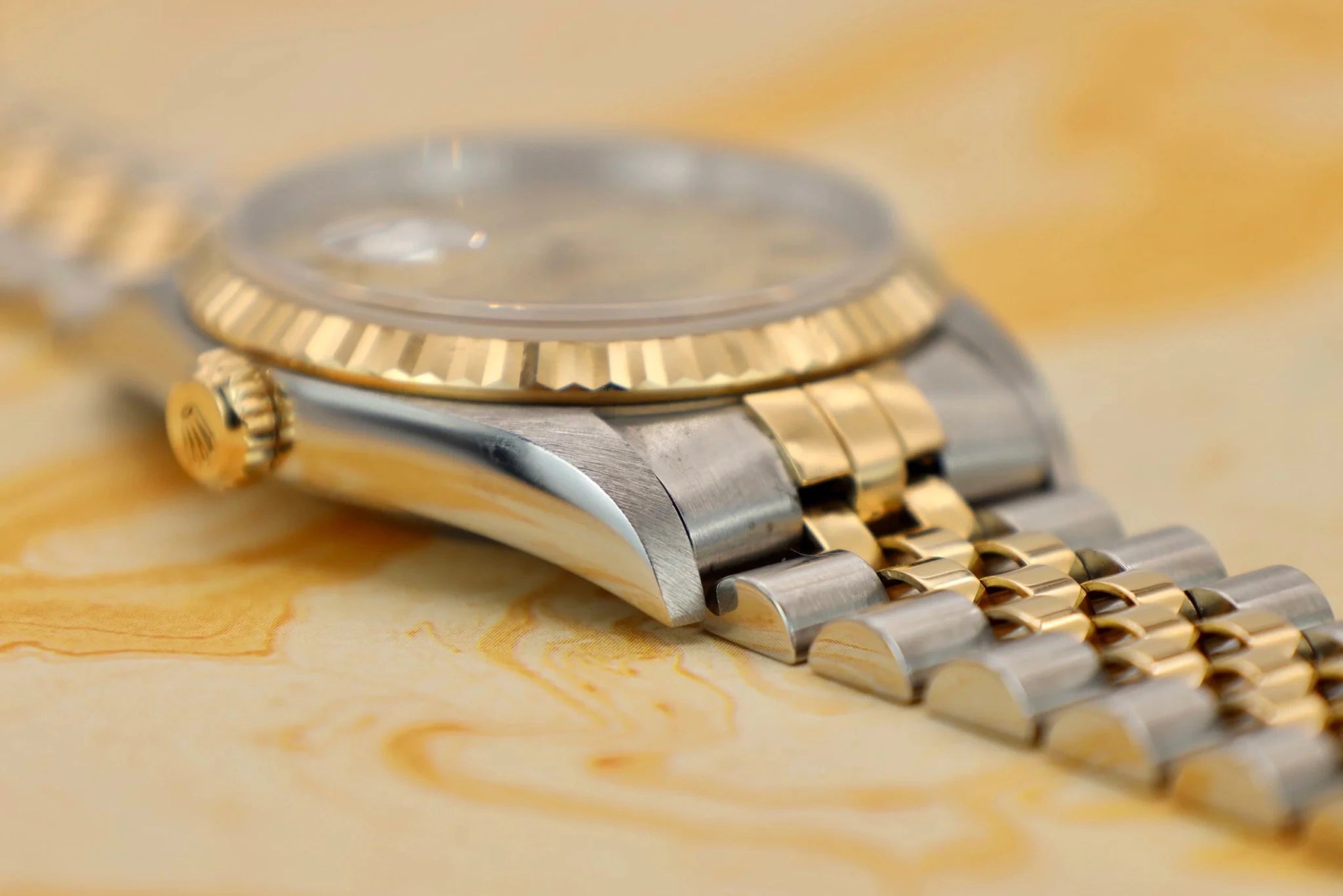 2001 Rolex Datejust Ref. 16233 | Champagne Dial - Sierra Time Co