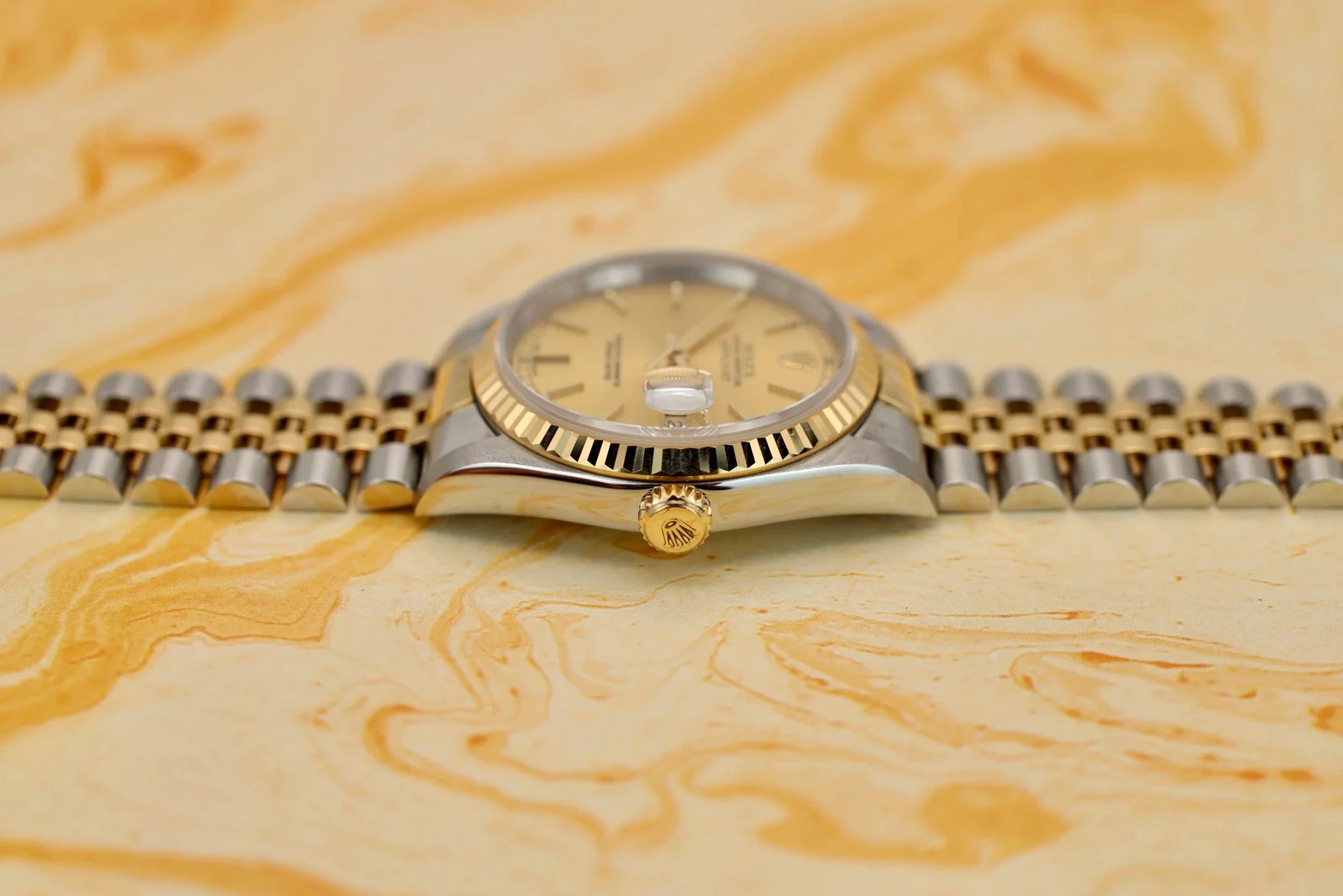 2001 Rolex Datejust Ref. 16233 | Champagne Dial - Sierra Time Co