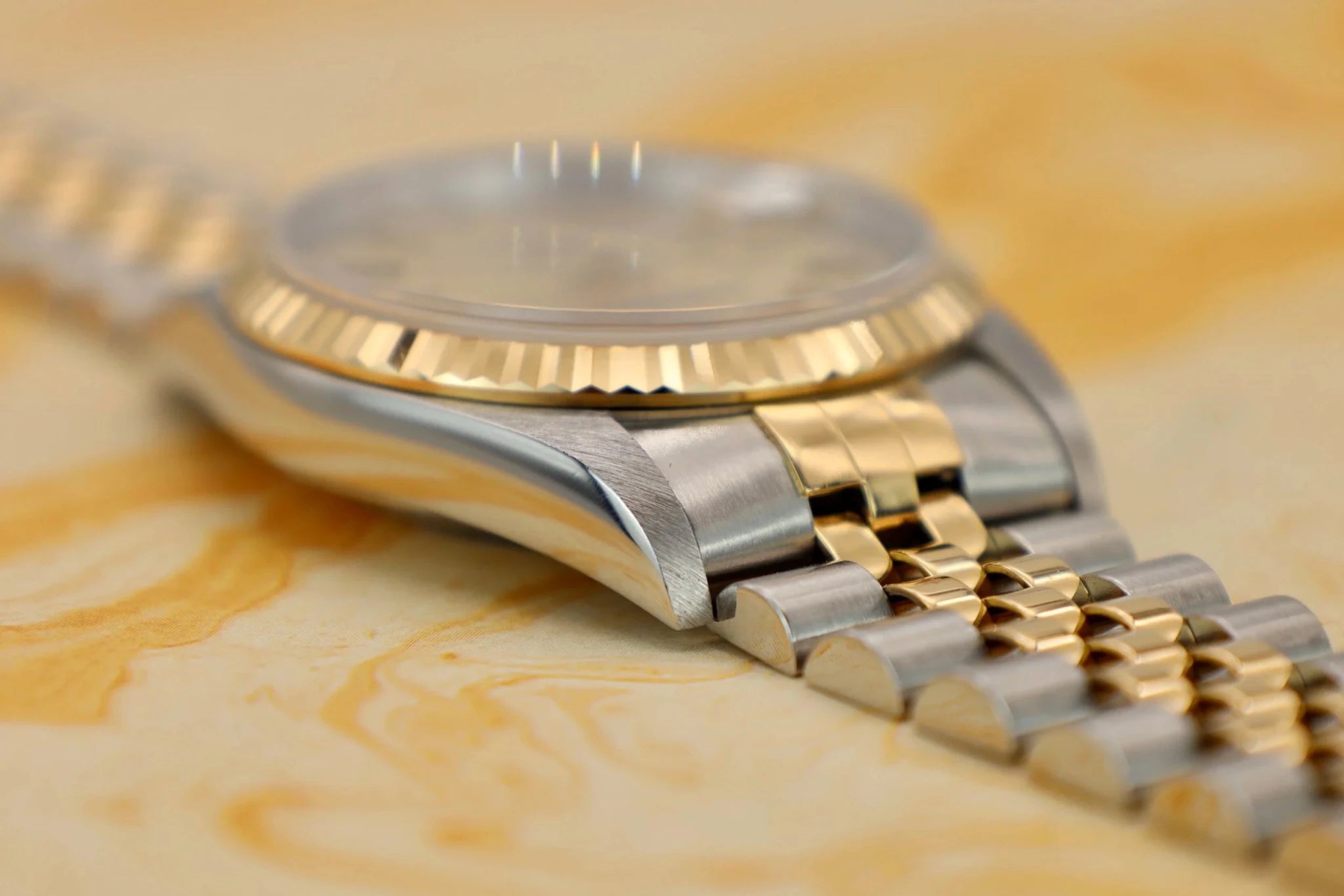 2001 Rolex Datejust Ref. 16233 | Champagne Dial - Sierra Time Co