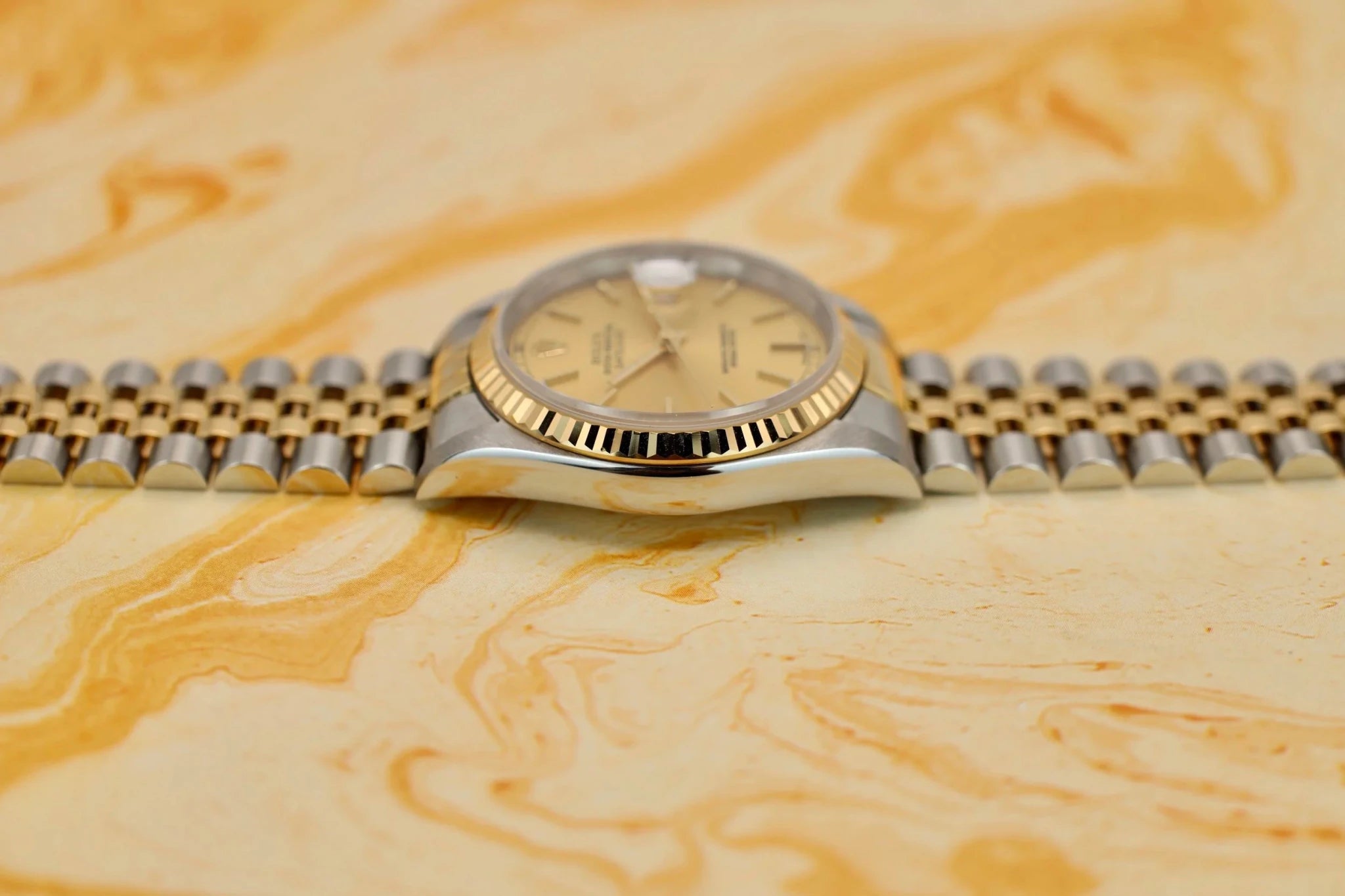 2001 Rolex Datejust Ref. 16233 | Champagne Dial - Sierra Time Co