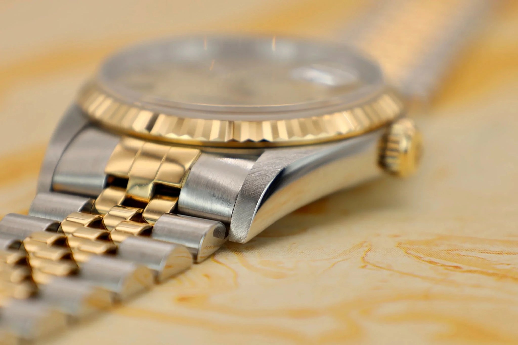 2001 Rolex Datejust Ref. 16233 | Champagne Dial - Sierra Time Co