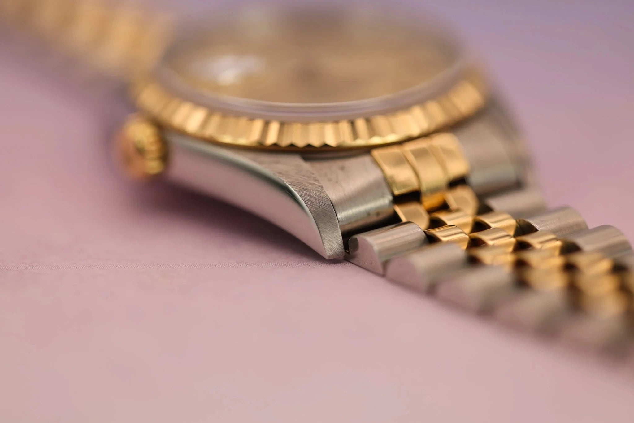 2002 Rolex Datejust Ref. 16233 | Champagne Dial - Sierra Time Co