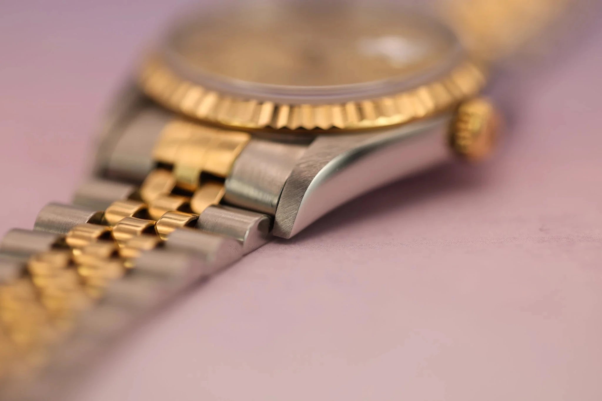 2002 Rolex Datejust Ref. 16233 | Champagne Dial - Sierra Time Co
