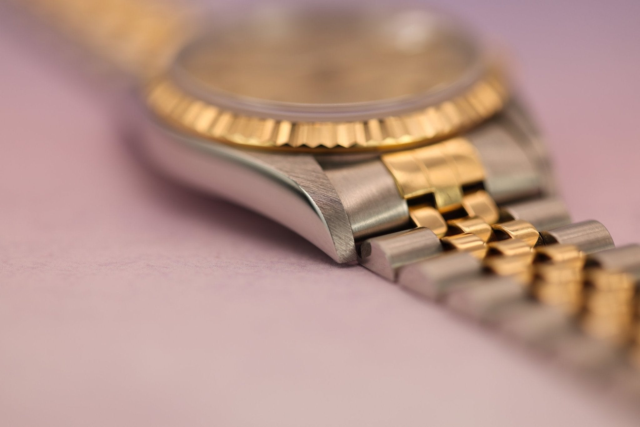 2002 Rolex Datejust Ref. 16233 | Champagne Dial - Sierra Time Co