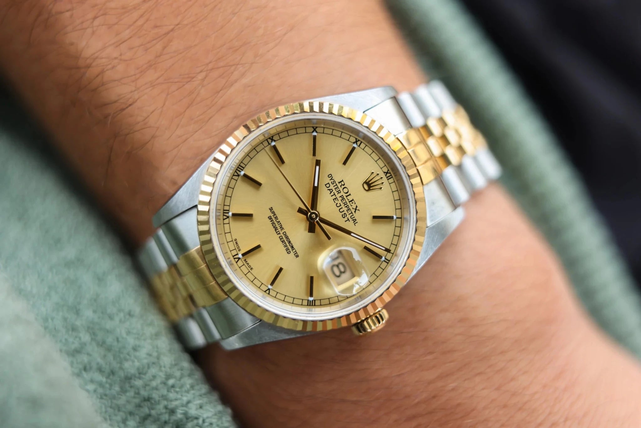 2002 Rolex Datejust Ref. 16233 | Champagne Dial - Sierra Time Co
