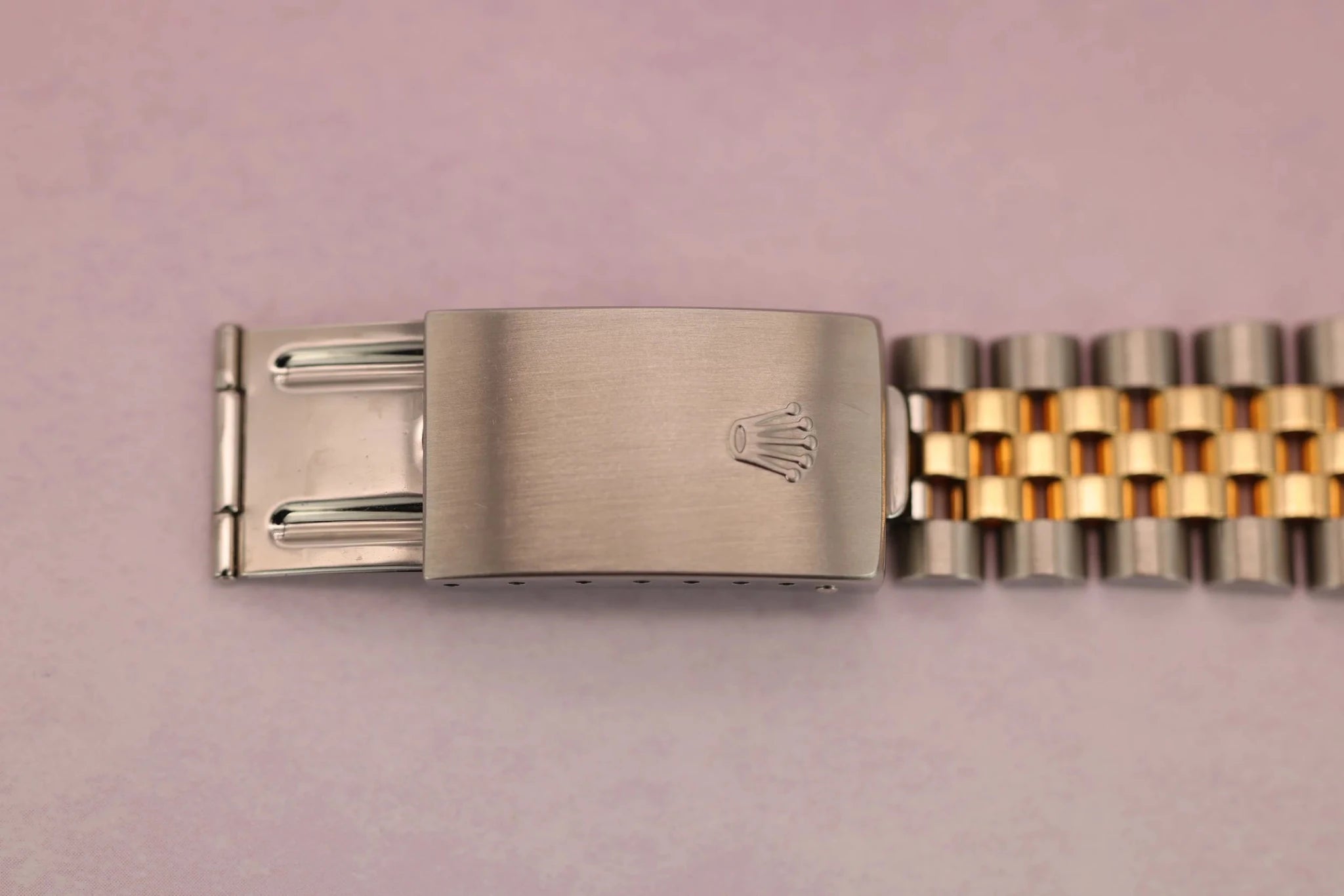 2002 Rolex Datejust Ref. 16233 | Champagne Dial - Sierra Time Co
