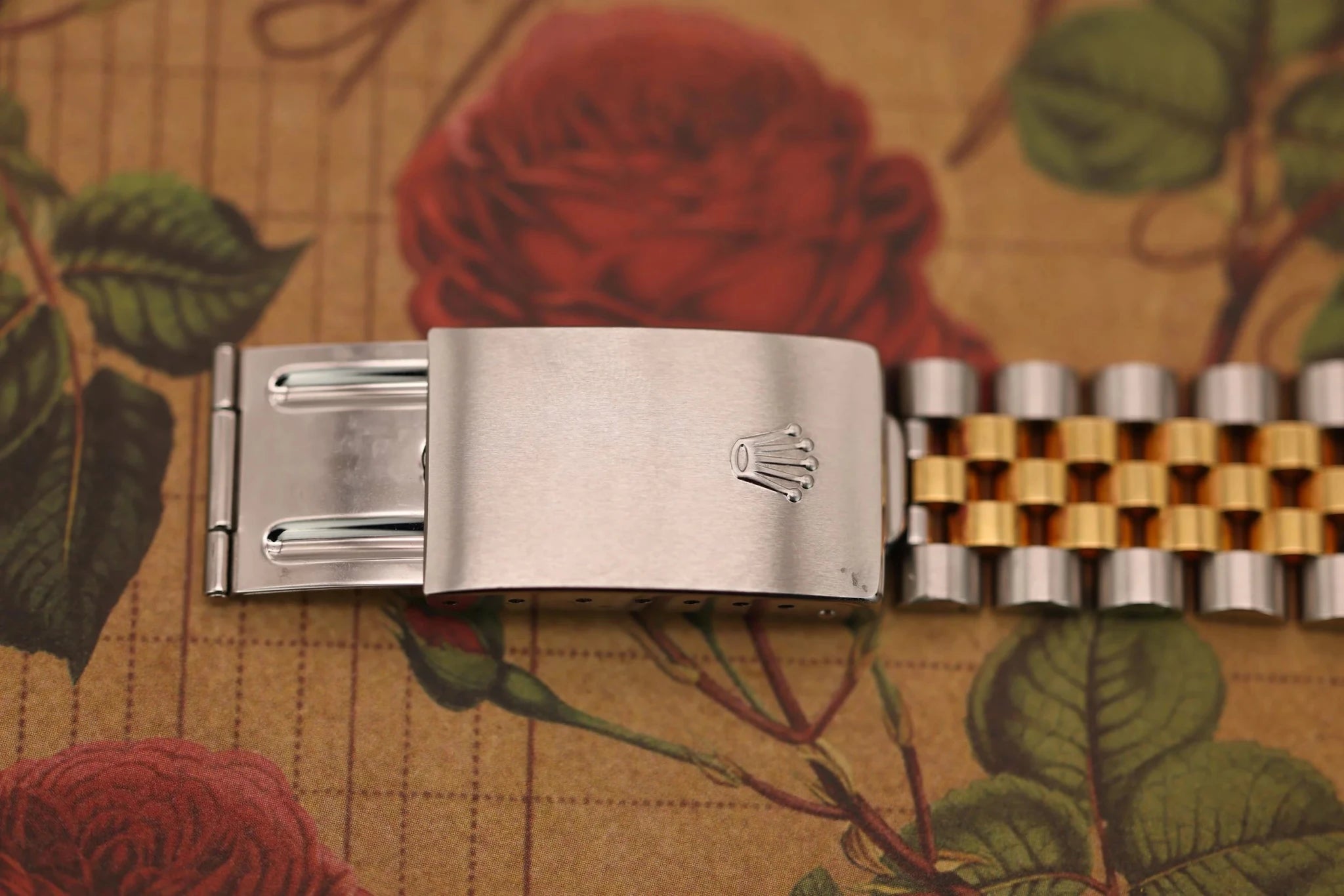 2002 Rolex Datejust Ref. 16233 | Cream Pyramid Dial | Box and Papers - Sierra Time Co