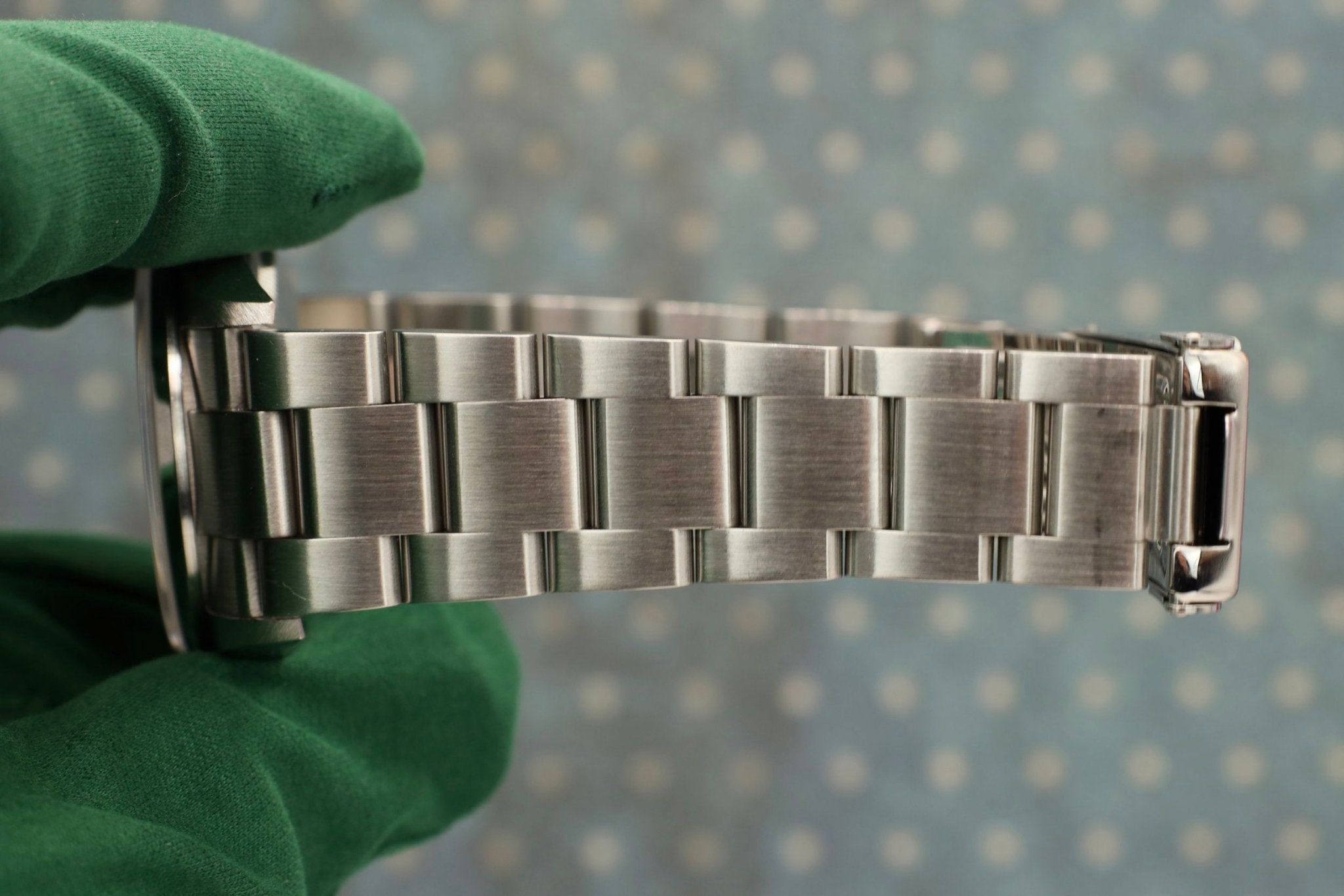 2002 Rolex Explorer I Ref. 114270 | Mint | Box and Papers - Sierra Time Co