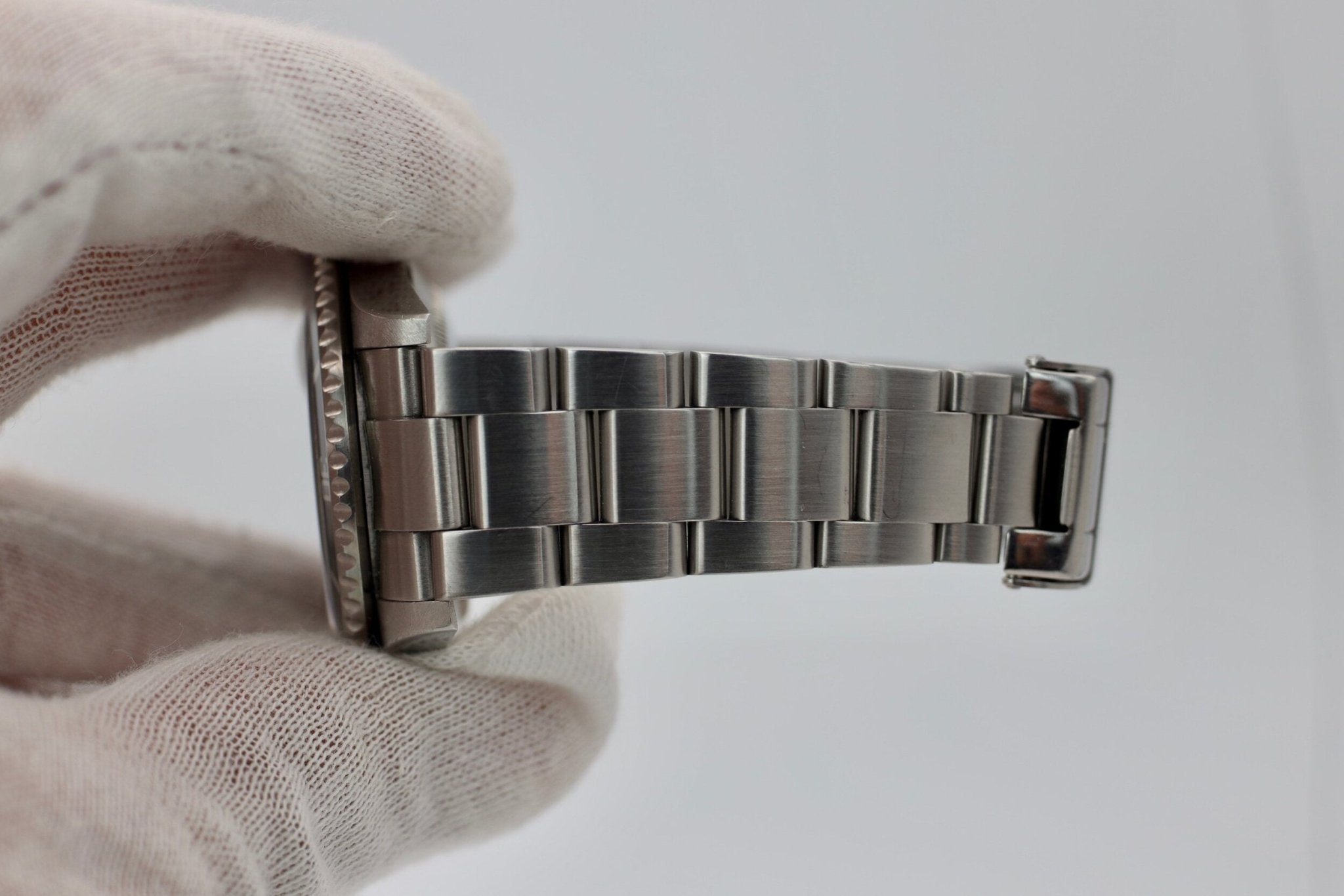 2002 Rolex Submariner Ref. 16610 | Box and Papers - Sierra Time Co