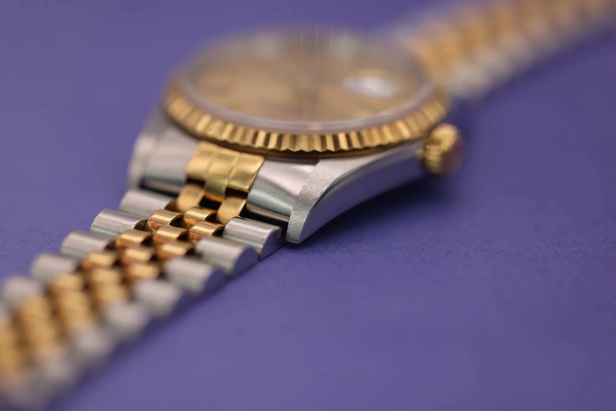 2003 Rolex Datejust Ref. 16233 | Champagne Dial | Full Set - Sierra Time Co