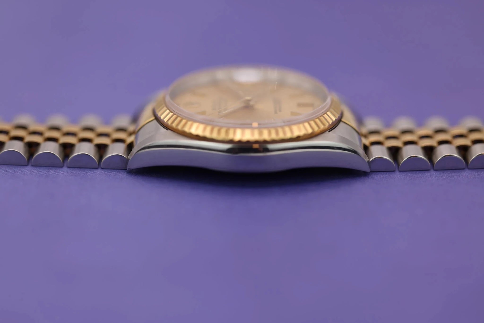 2003 Rolex Datejust Ref. 16233 | Champagne Dial | Full Set - Sierra Time Co