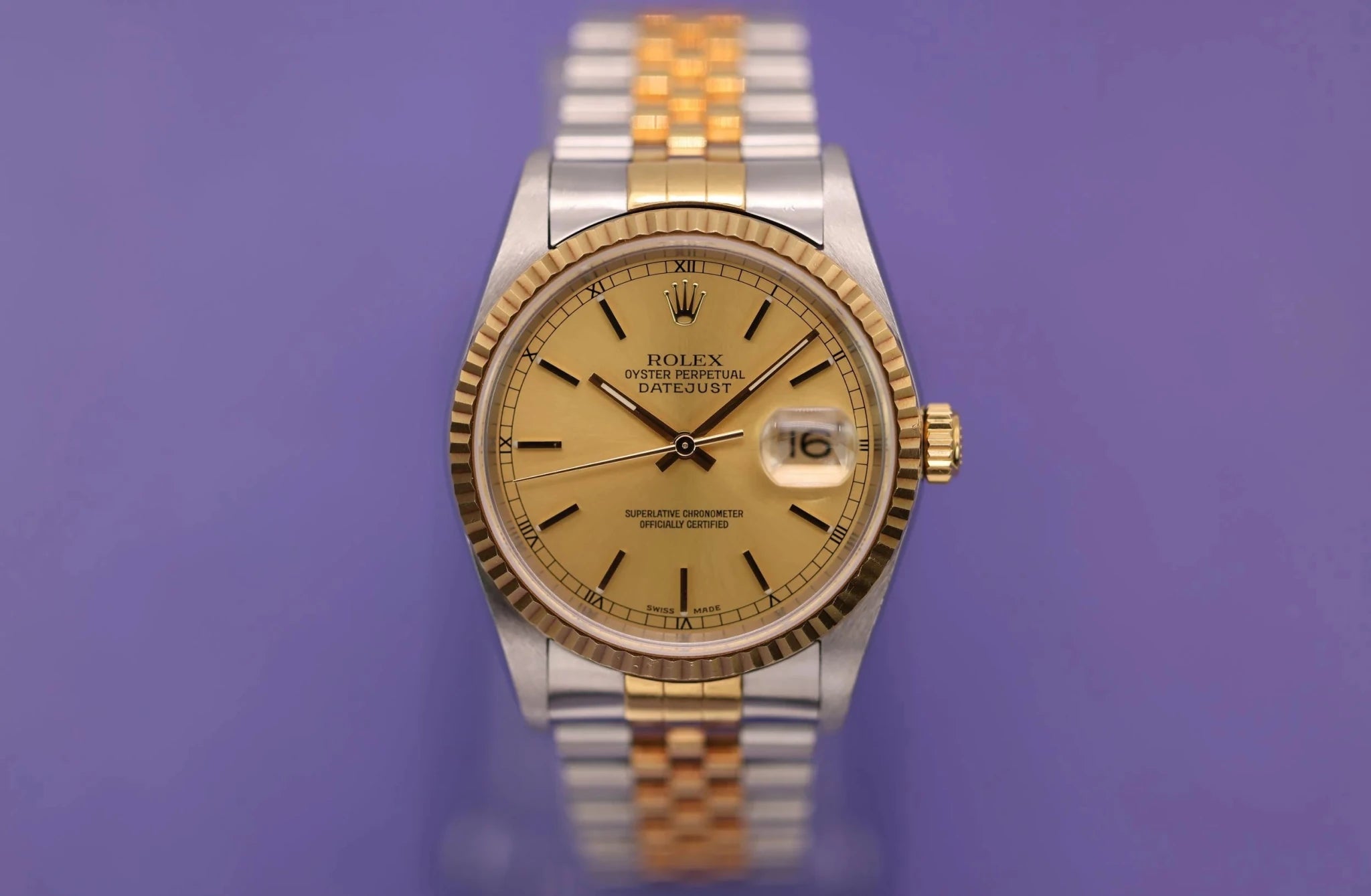 2003 Rolex Datejust Ref. 16233 | Champagne Dial | Full Set - Sierra Time Co