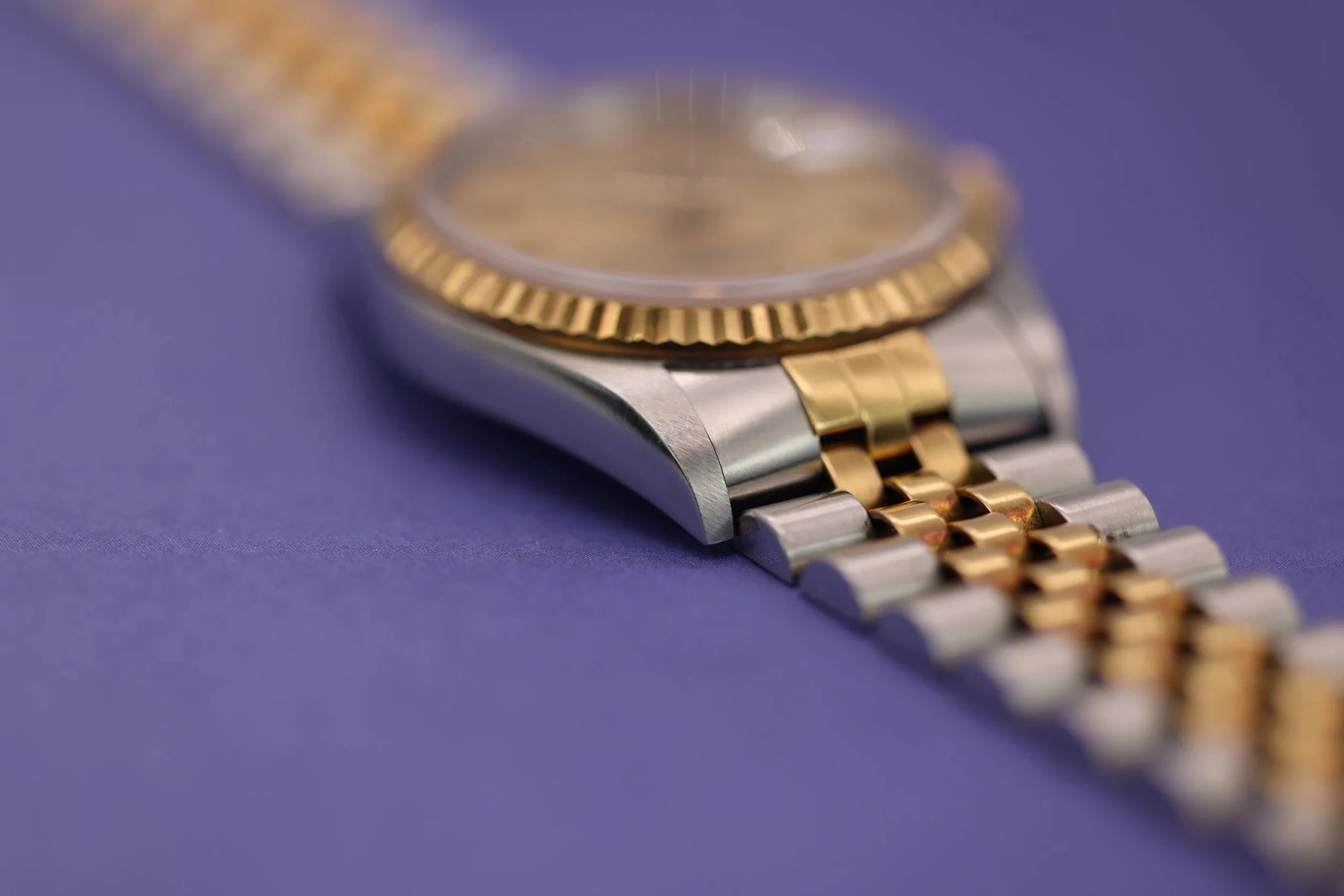 2003 Rolex Datejust Ref. 16233 | Champagne Dial | Full Set - Sierra Time Co