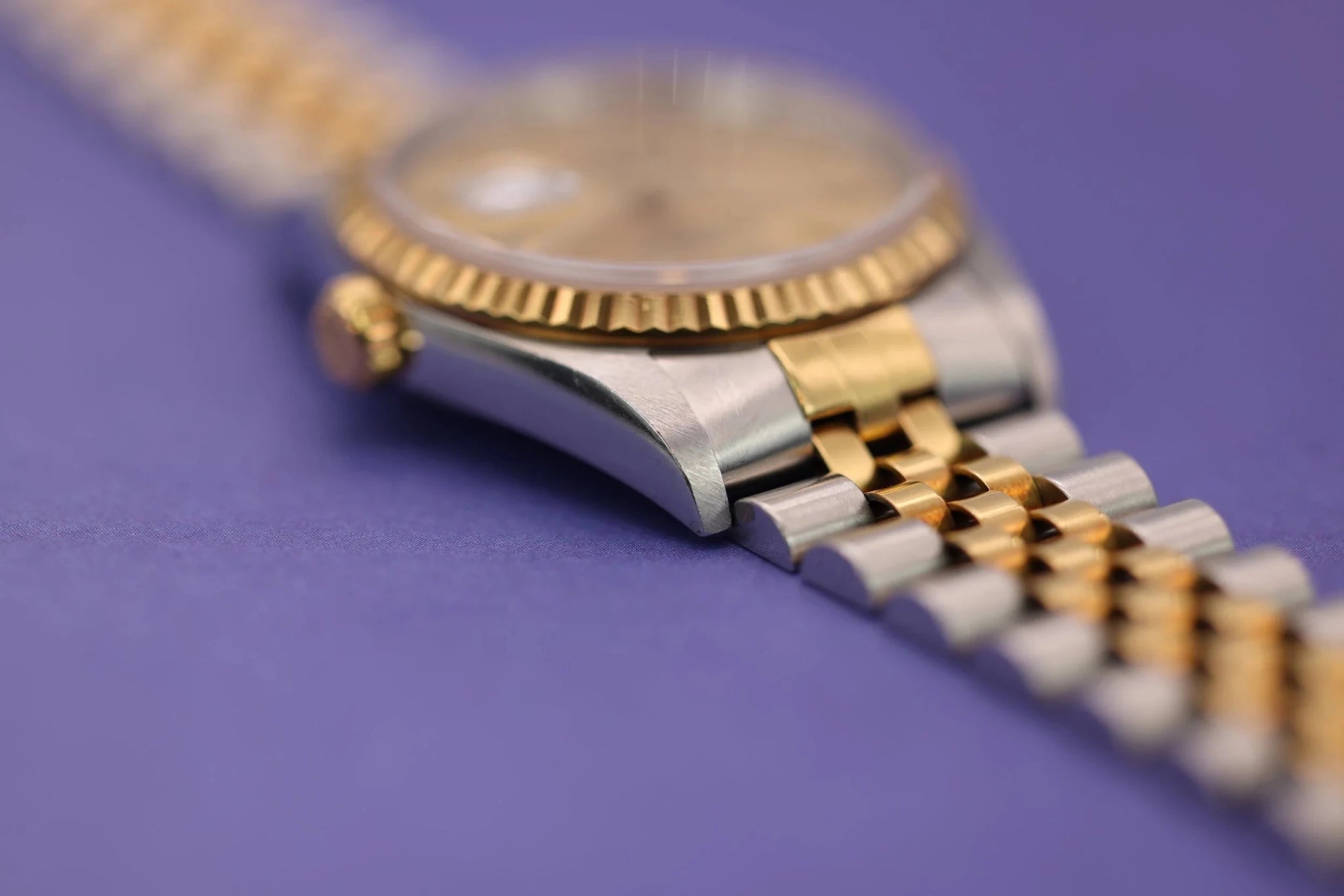 2003 Rolex Datejust Ref. 16233 | Champagne Dial | Full Set - Sierra Time Co