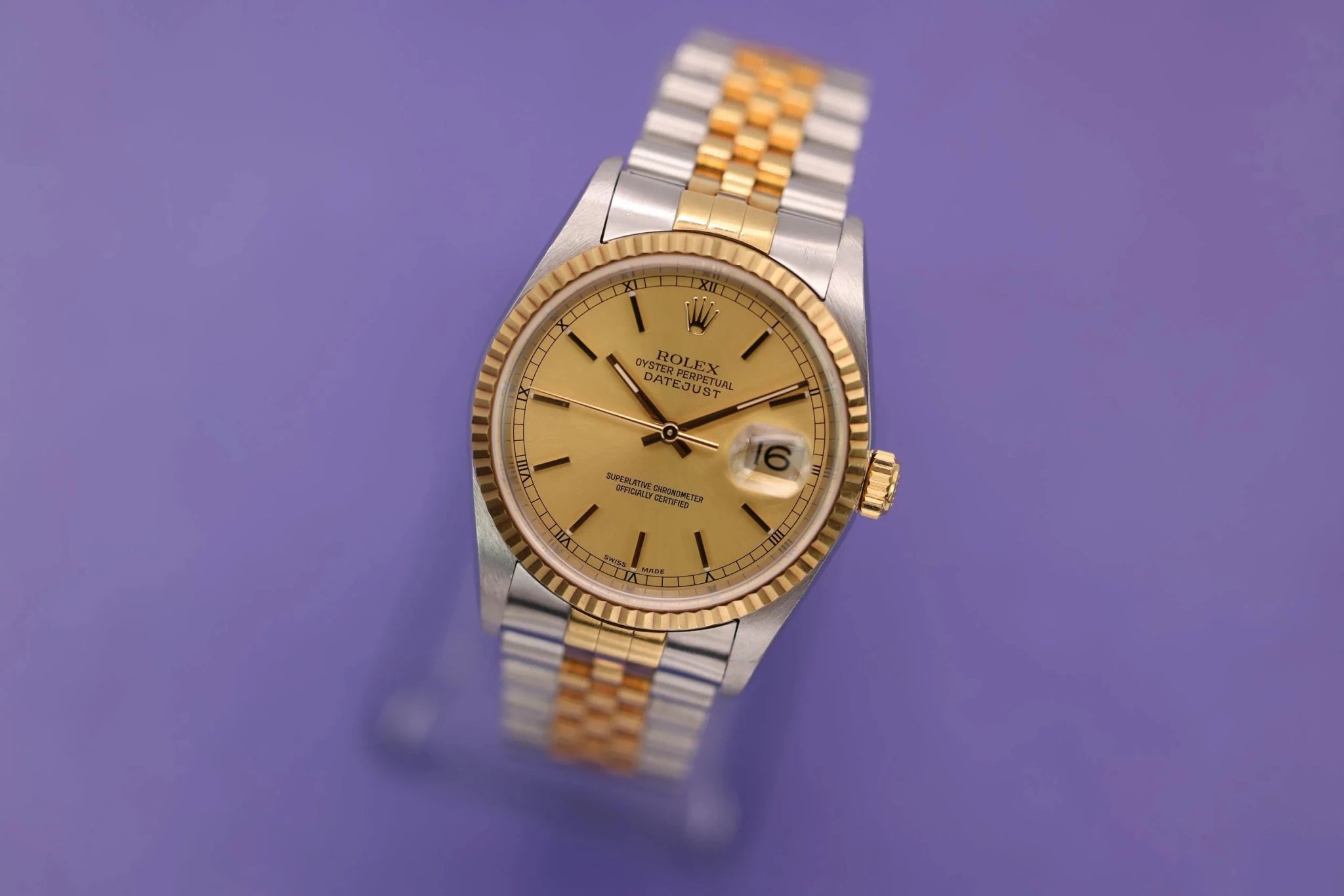 2003 Rolex Datejust Ref. 16233 | Champagne Dial | Full Set - Sierra Time Co