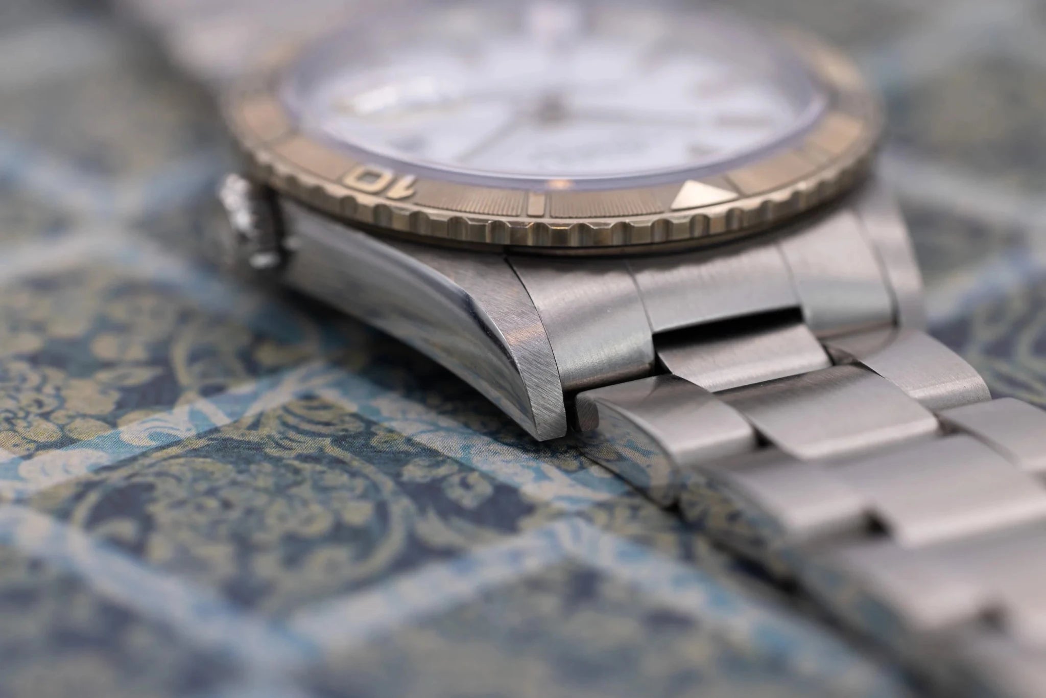 2003 Rolex Datejust Turn-O-Graph Ref. 16264 | White Dial | Box and Papers - Sierra Time Co