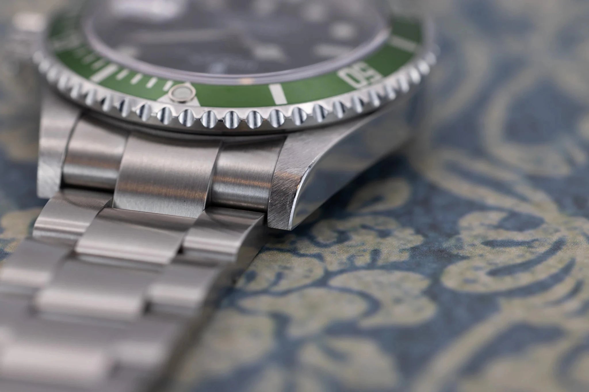 2004 Rolex Submariner Ref. 16610LV Kermit | Excellent Condition | Box and Papers - Sierra Time Co