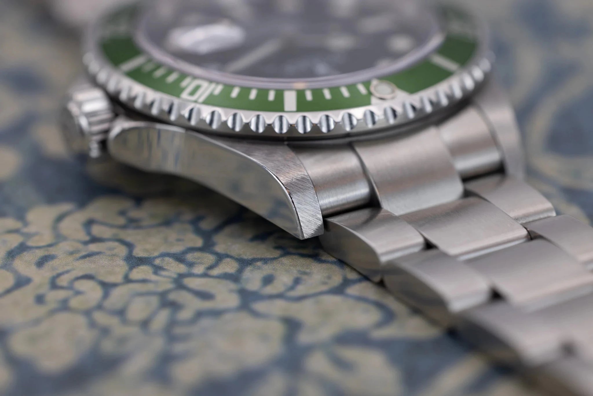 2004 Rolex Submariner Ref. 16610LV Kermit | Excellent Condition | Box and Papers - Sierra Time Co