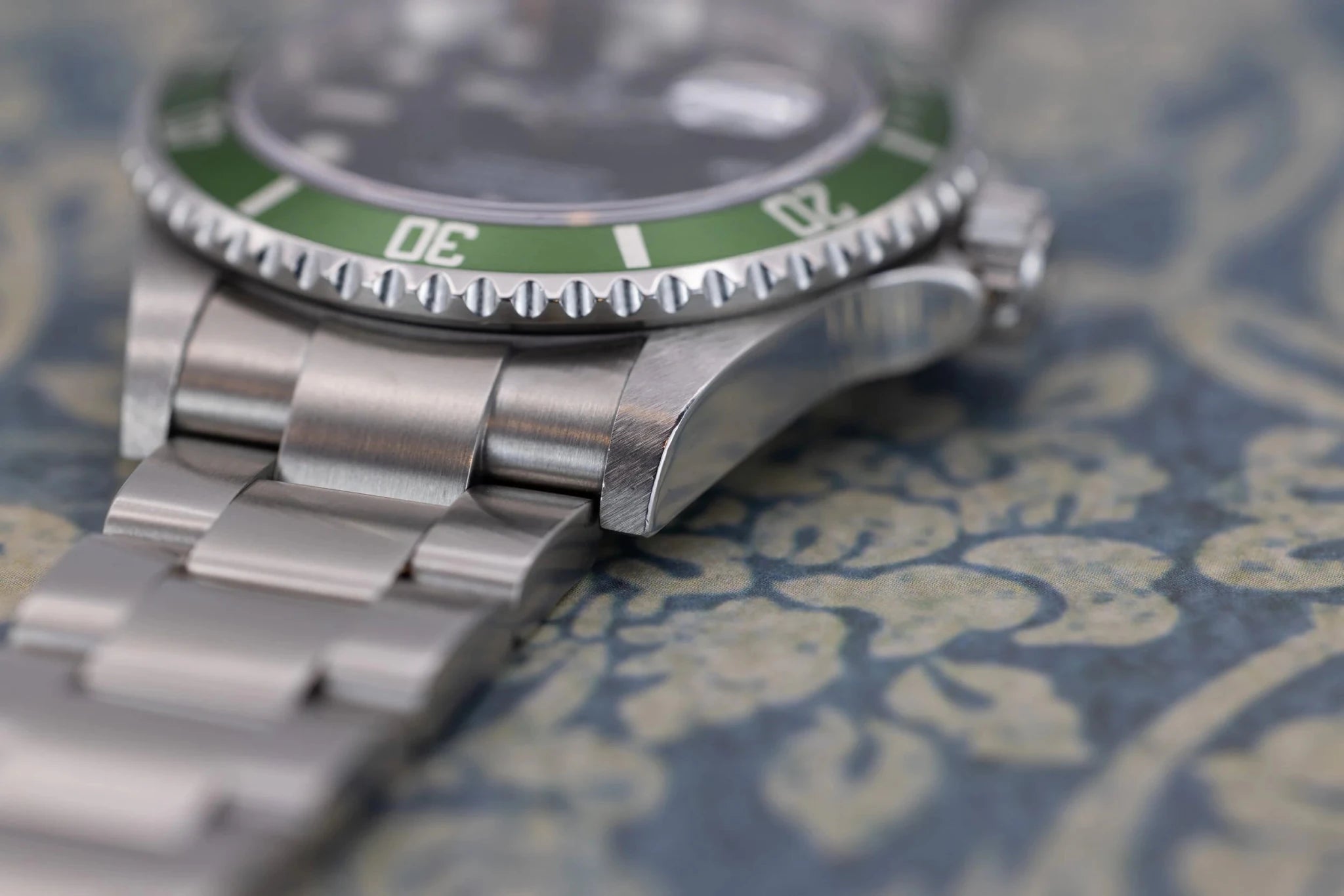 2004 Rolex Submariner Ref. 16610LV Kermit | Excellent Condition | Box and Papers - Sierra Time Co