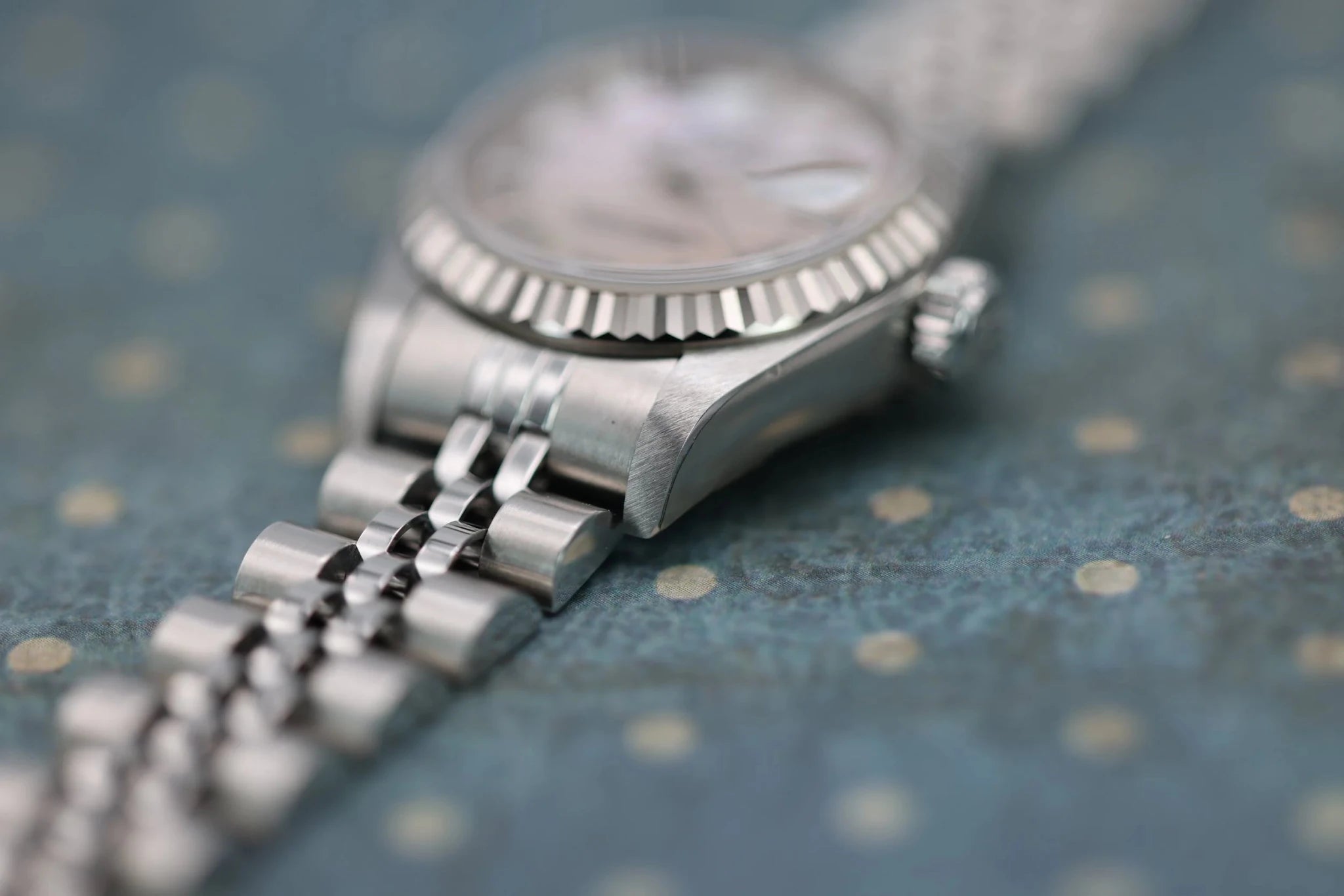 2005 Rolex Ladies Datejust Ref. 79174 | NOS Condition | MOP Dial | Box and Papers - Sierra Time Co