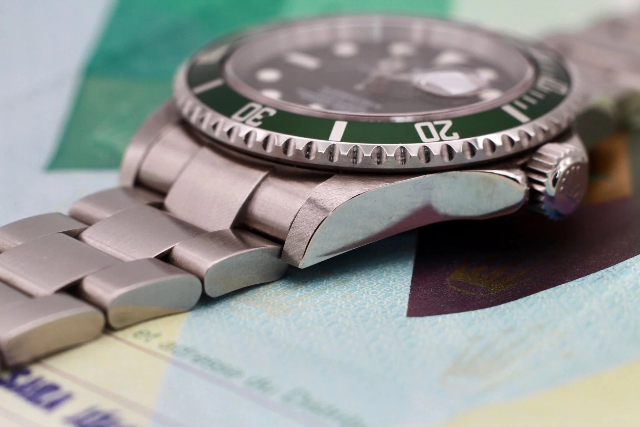2005 Rolex Submariner Date Ref. 16610LV Kermit | Box and Papers - Sierra Time Co