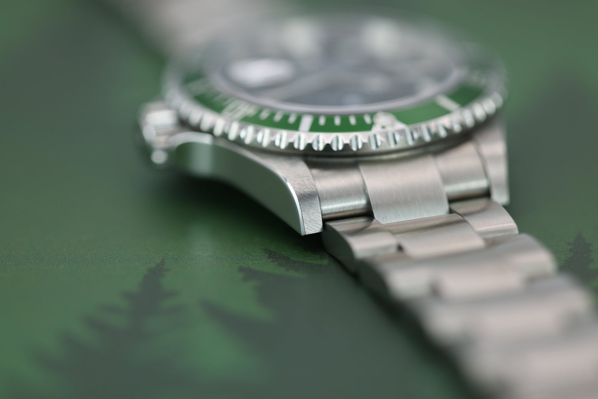 2005 Rolex Submariner Ref. 16610LV Kermit | Like New | Box and Papers - Sierra Time Co