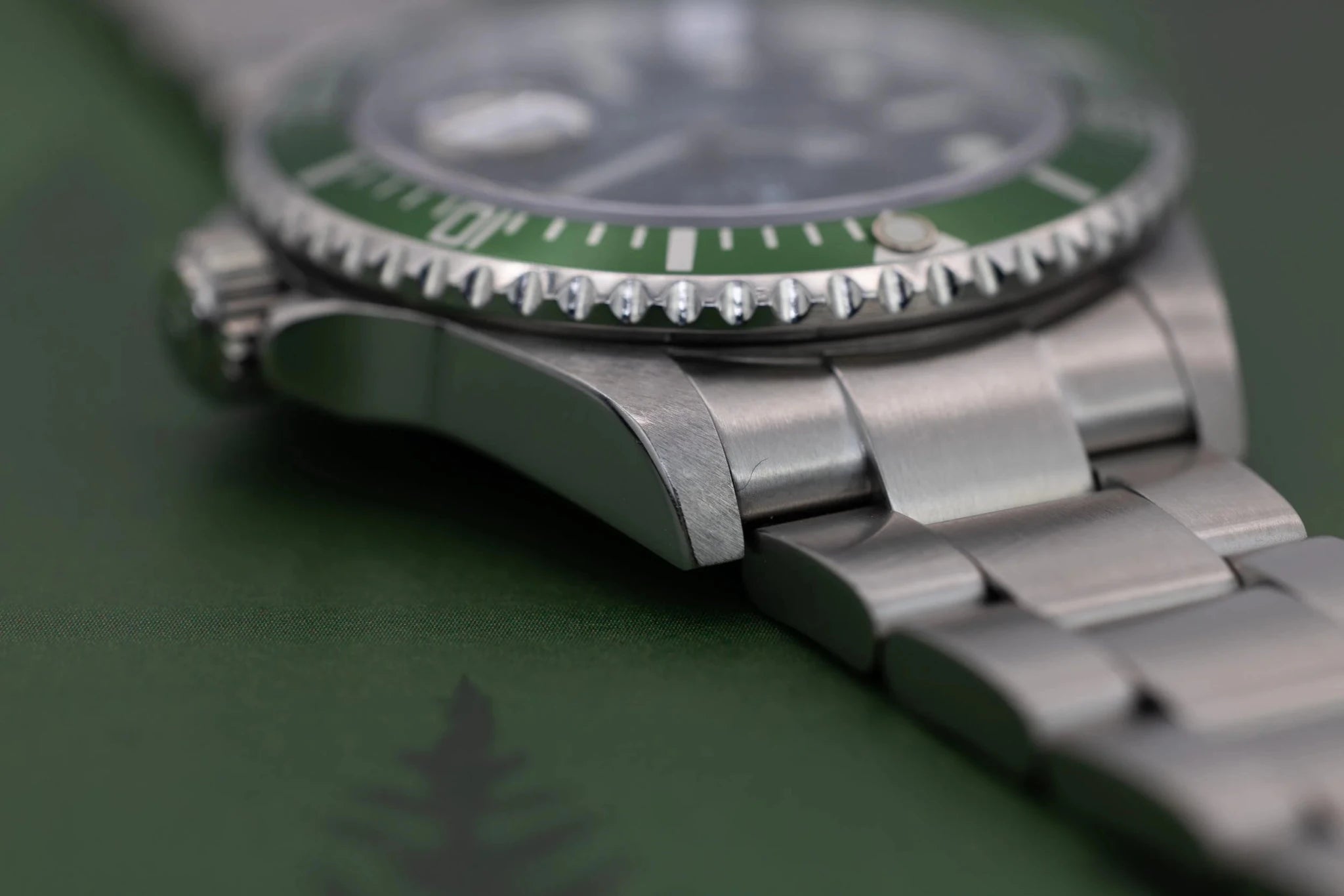 2006 Rolex Submariner Date Ref. 16610LV Kermit | 2026 RSC Service | Box and Papers - Sierra Time Co