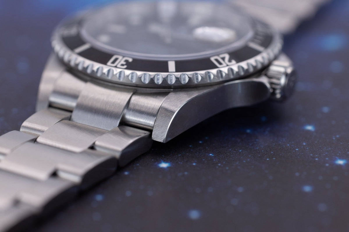 2009 Rolex Submariner Date Ref. 16610 | No-Holes Case | Box and Papers - Sierra Time Co